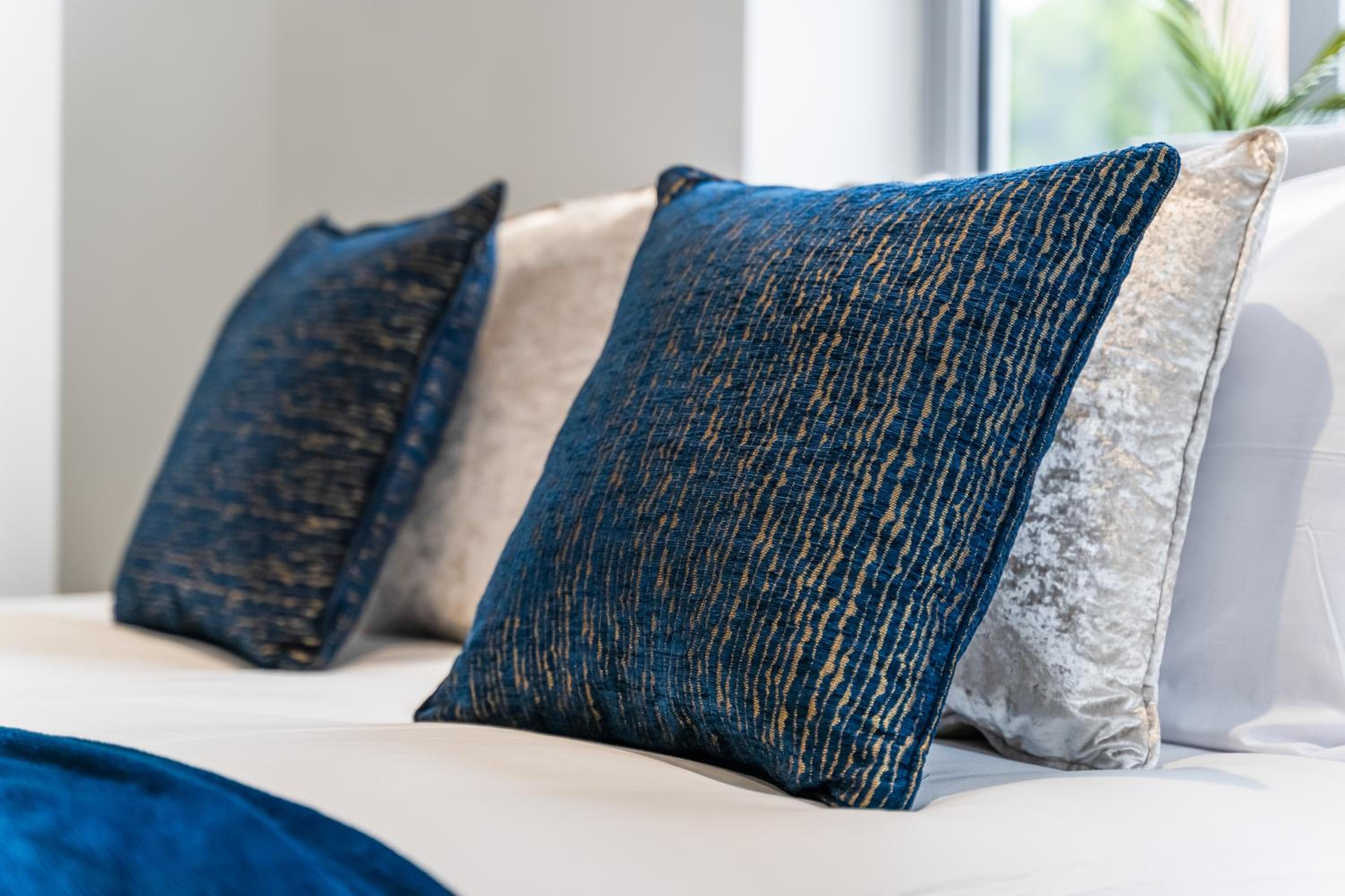 Azure Signature Suite, Leicester City Centre Apartment,Sofa Bed , Netflix, WiFi Parking