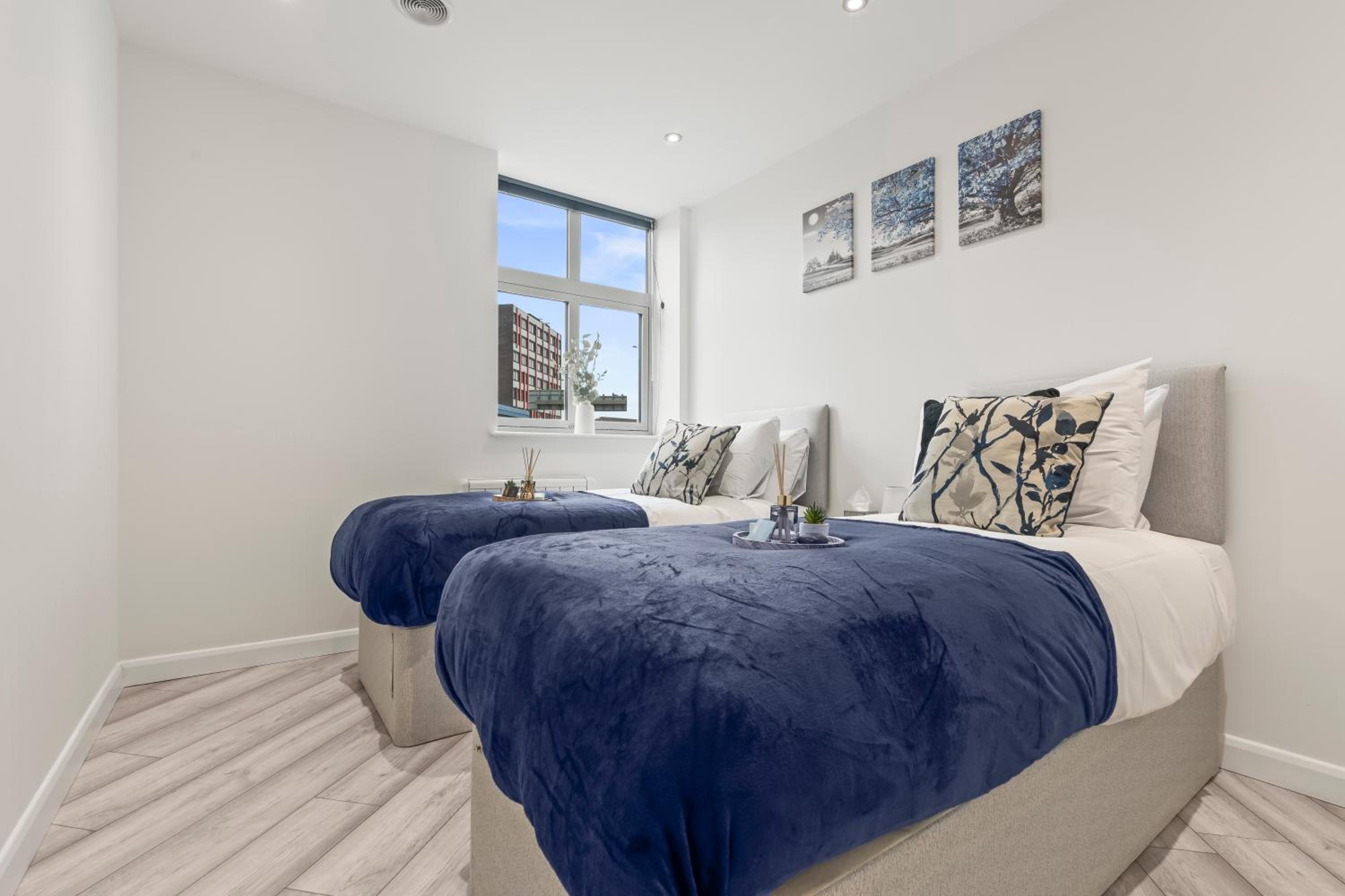 Azure Signature Suite, Leicester City Centre Apartment,Sofa Bed , Netflix, WiFi Parking