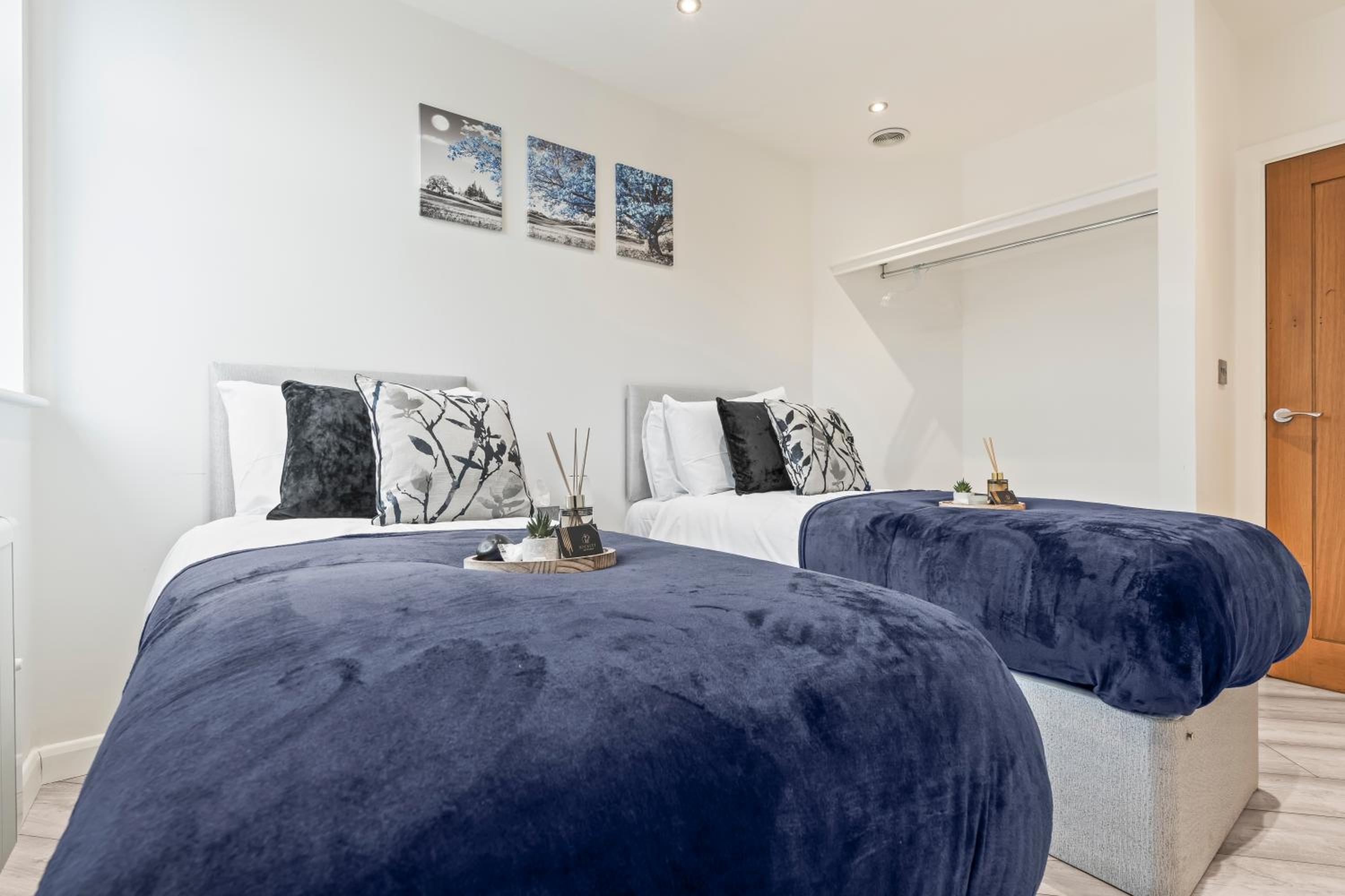 Azure Signature Suite, Leicester City Centre Apartment,Sofa Bed , Netflix, WiFi Parking