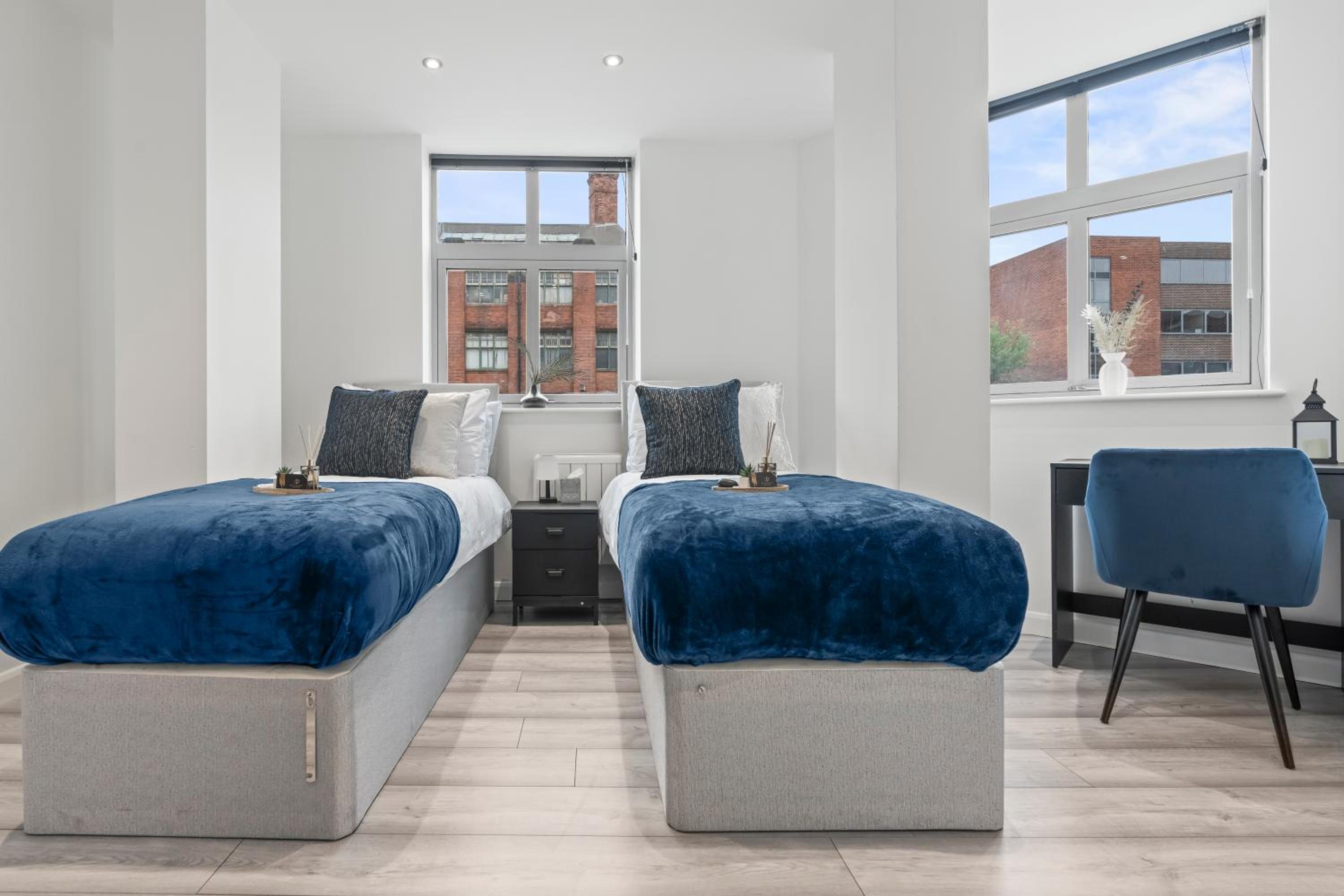 Azure Signature Suite, Leicester City Centre Apartment,Sofa Bed , Netflix, WiFi Parking