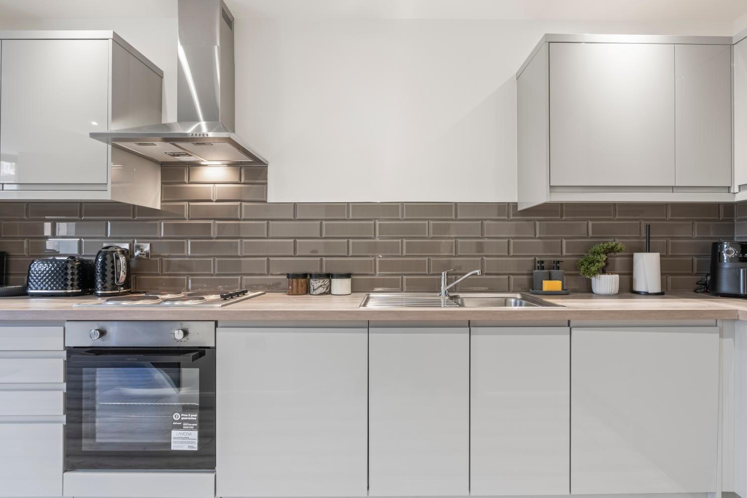 Azure Signature Suite, Leicester City Centre Apartment,Sofa Bed , Netflix, WiFi Parking