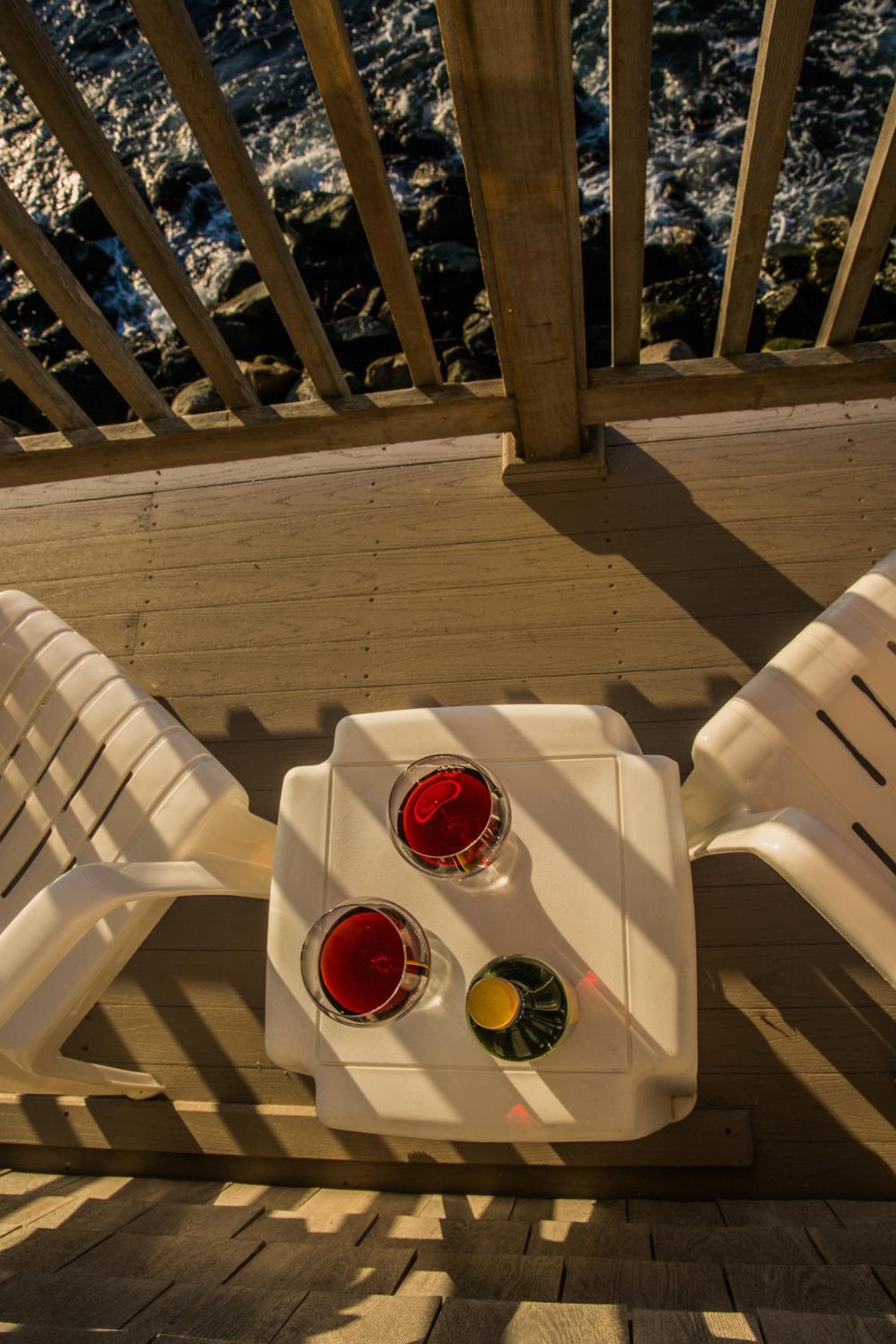 Bearskin Neck Motor Lodge
