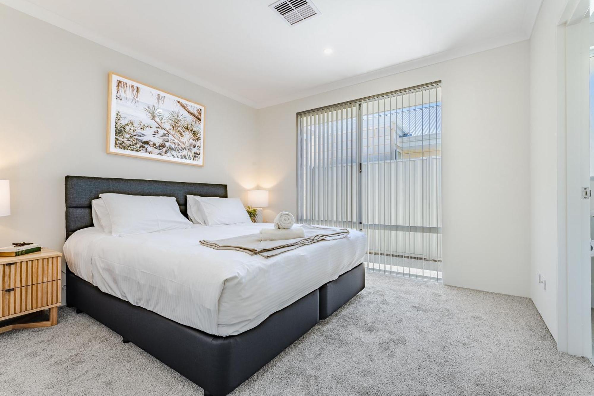 Bright & Airy 3-Bed House Near Rockingham Beach
