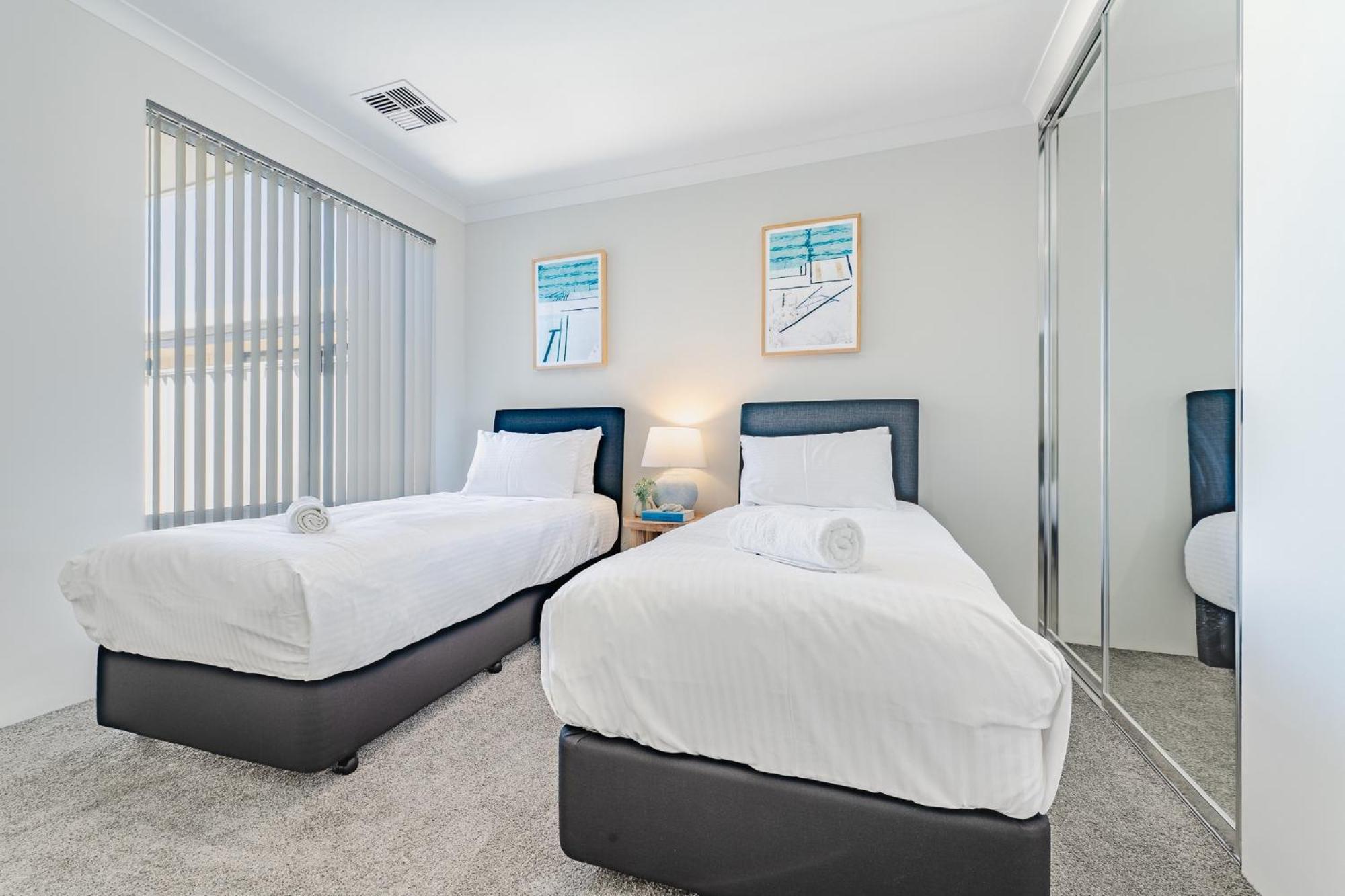 Bright & Airy 3-Bed House Near Rockingham Beach