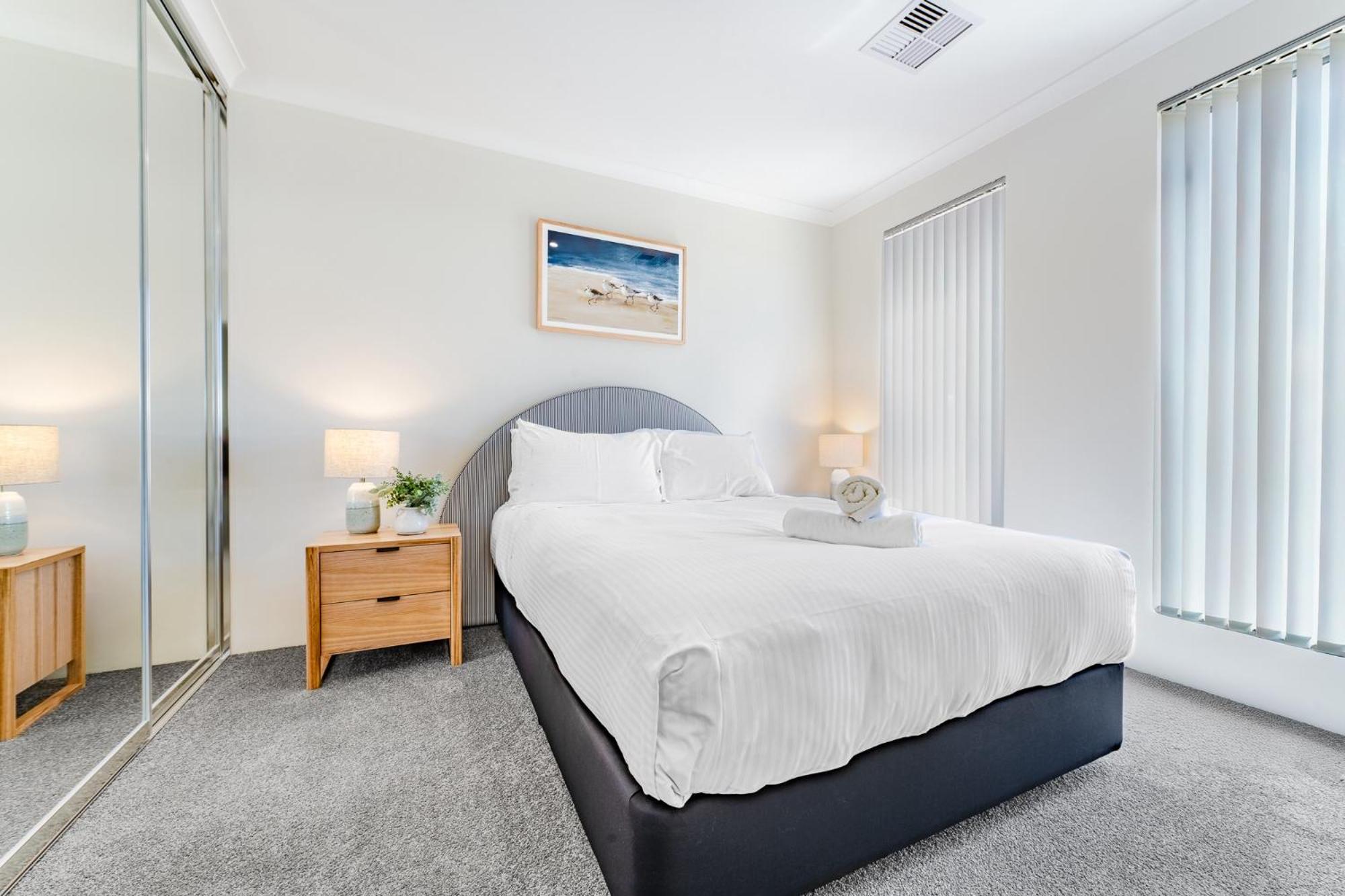 Bright & Airy 3-Bed House Near Rockingham Beach