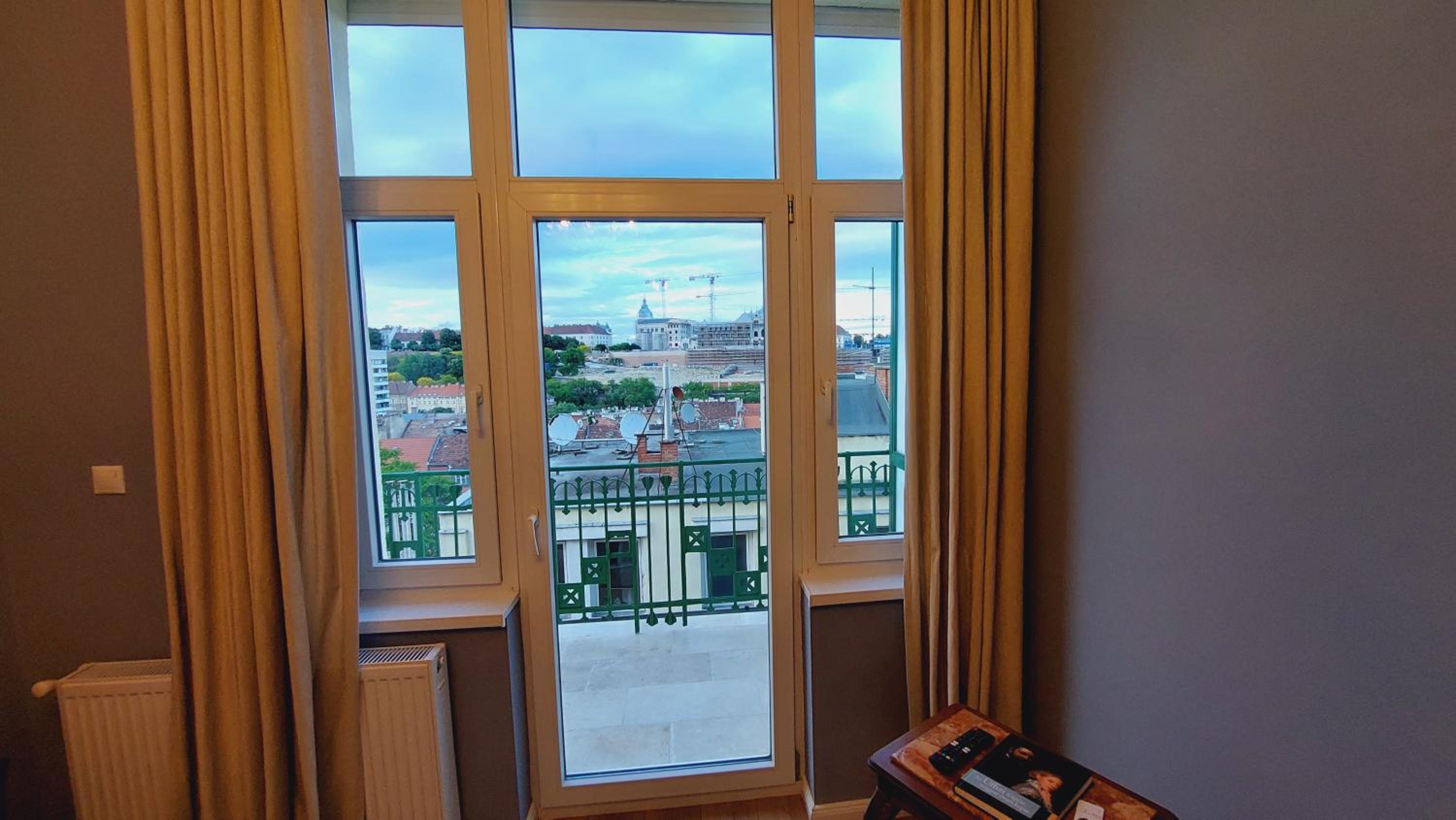 Castle View One