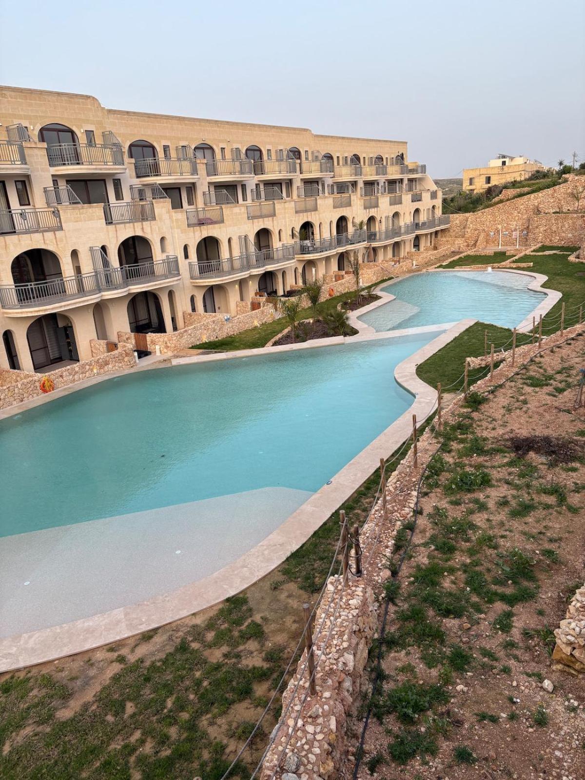 Luxury 3 Bed Apartment with Large Outdoor Pools and Gardens