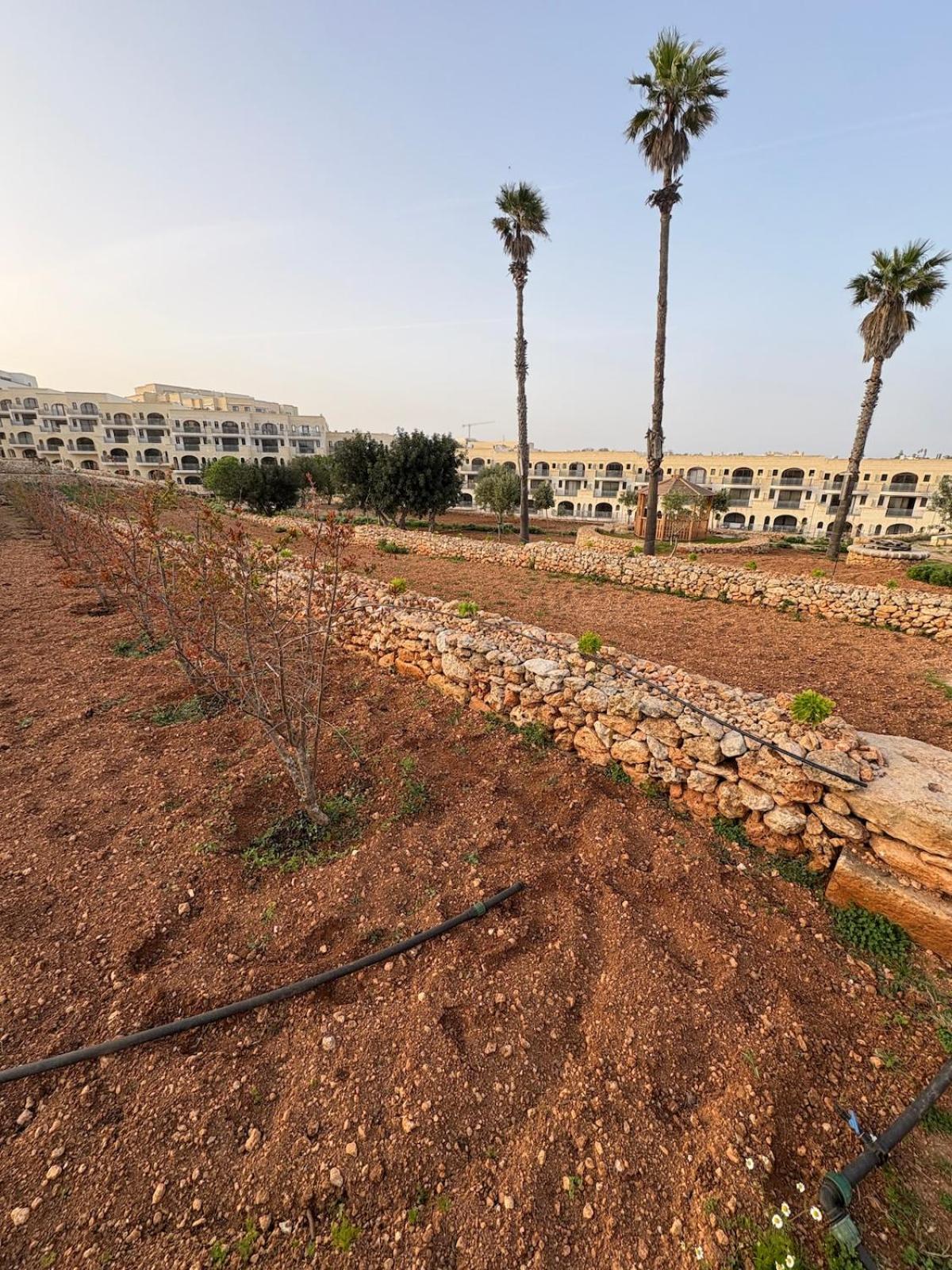 Luxury 3 Bed Apartment with Large Outdoor Pools and Gardens