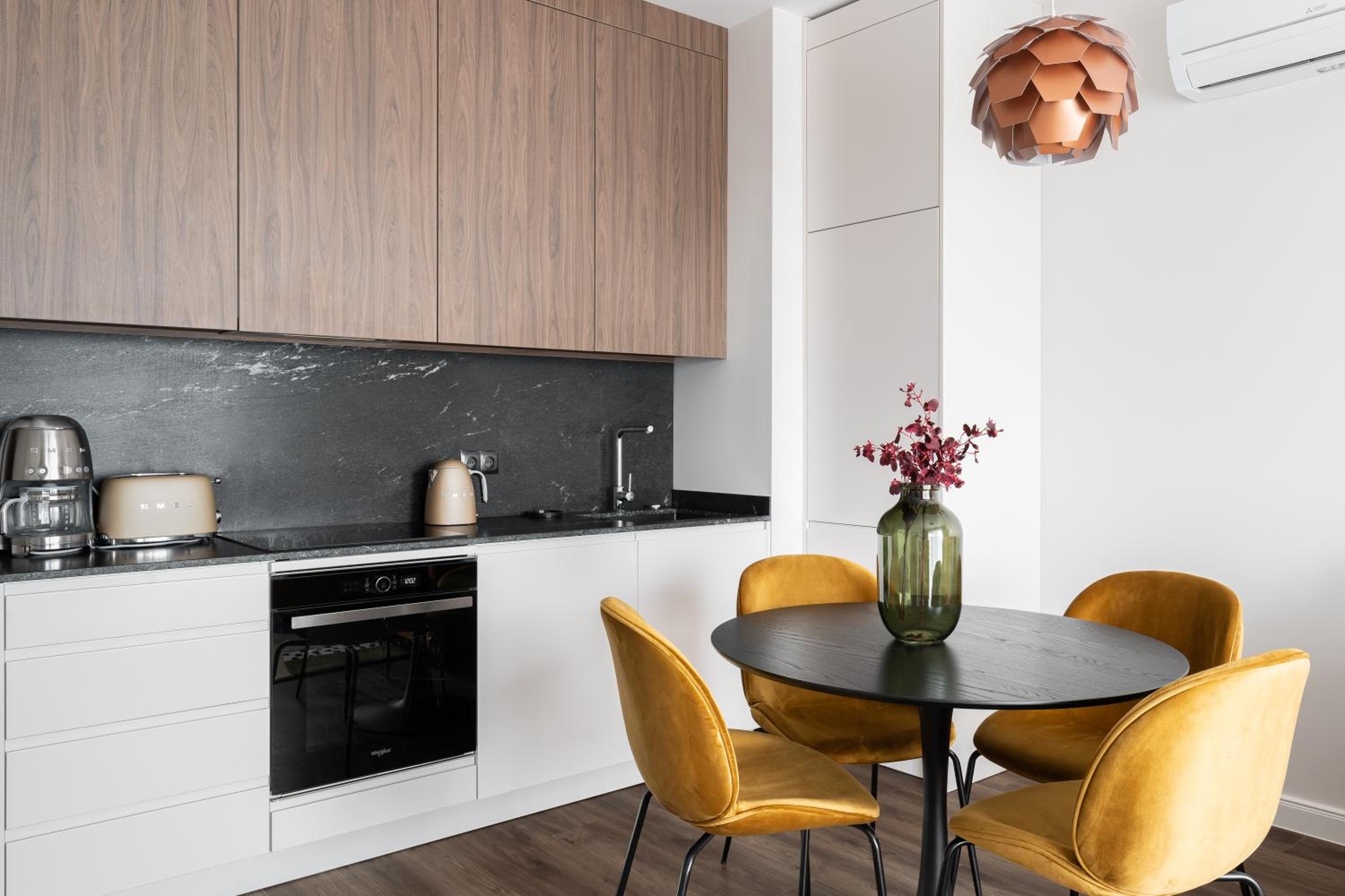 Scala City Center Apartments with Parking by Lion Apartments