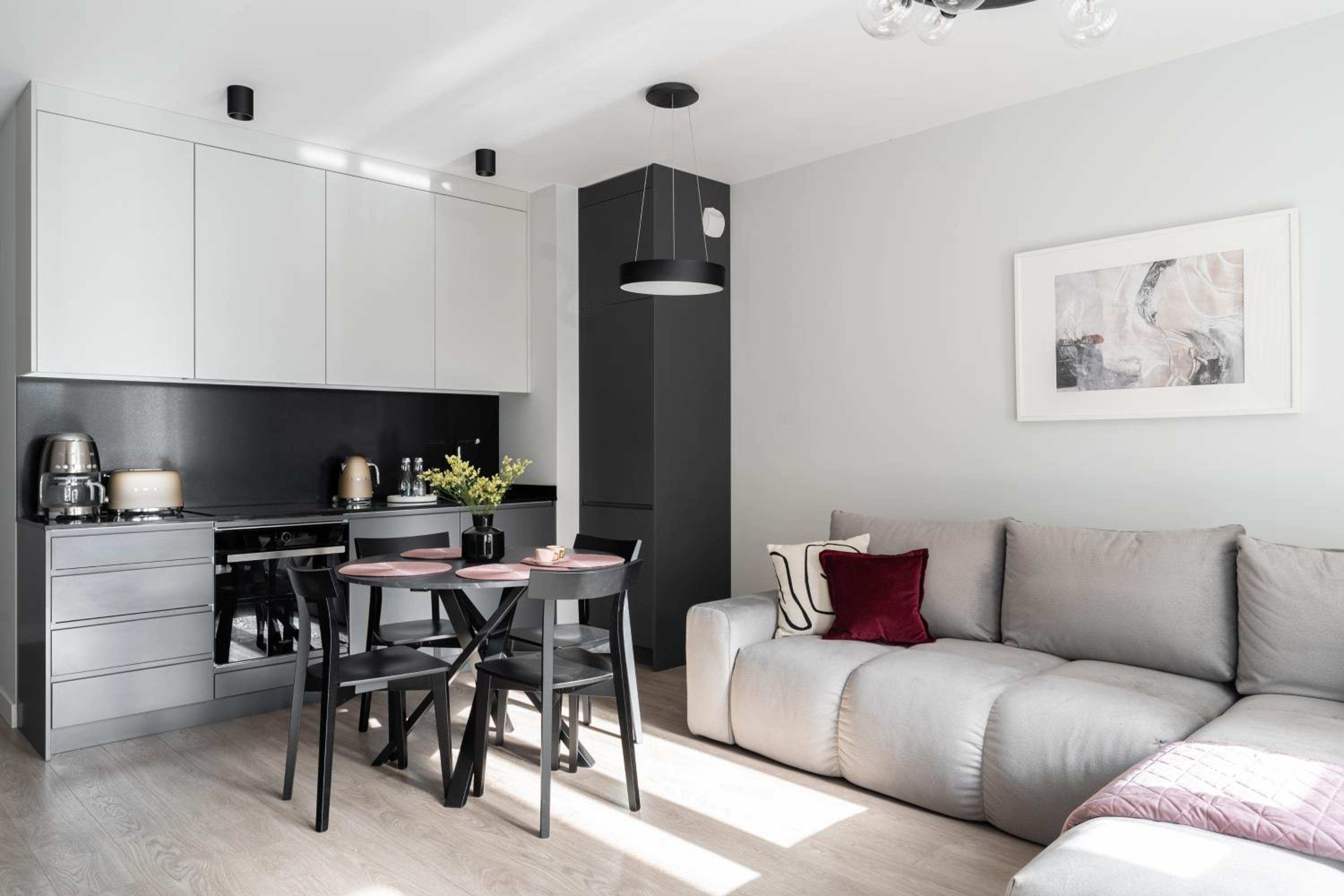 Scala City Center Apartments with Parking by Lion Apartments
