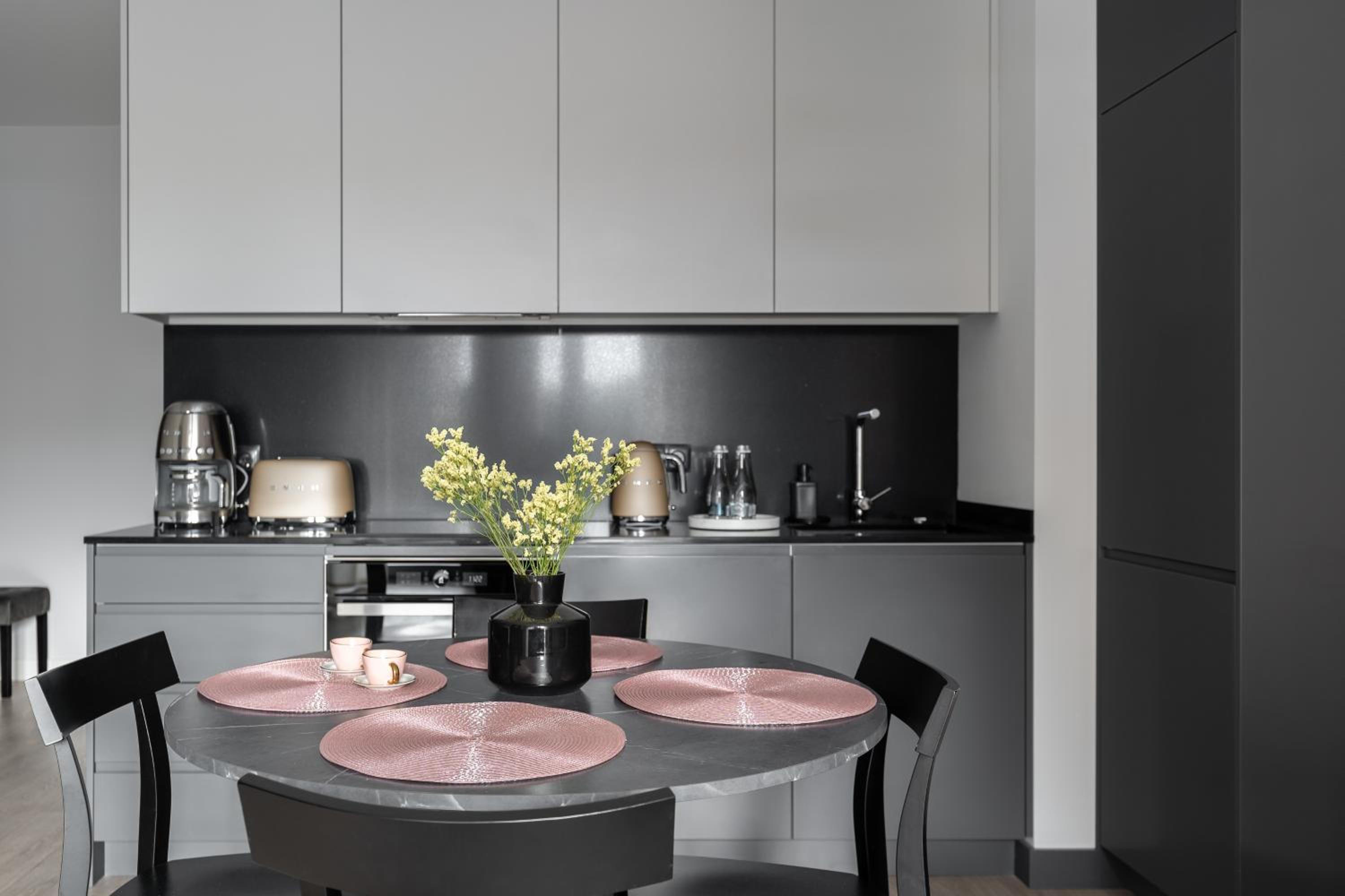 Scala City Center Apartments with Parking by Lion Apartments
