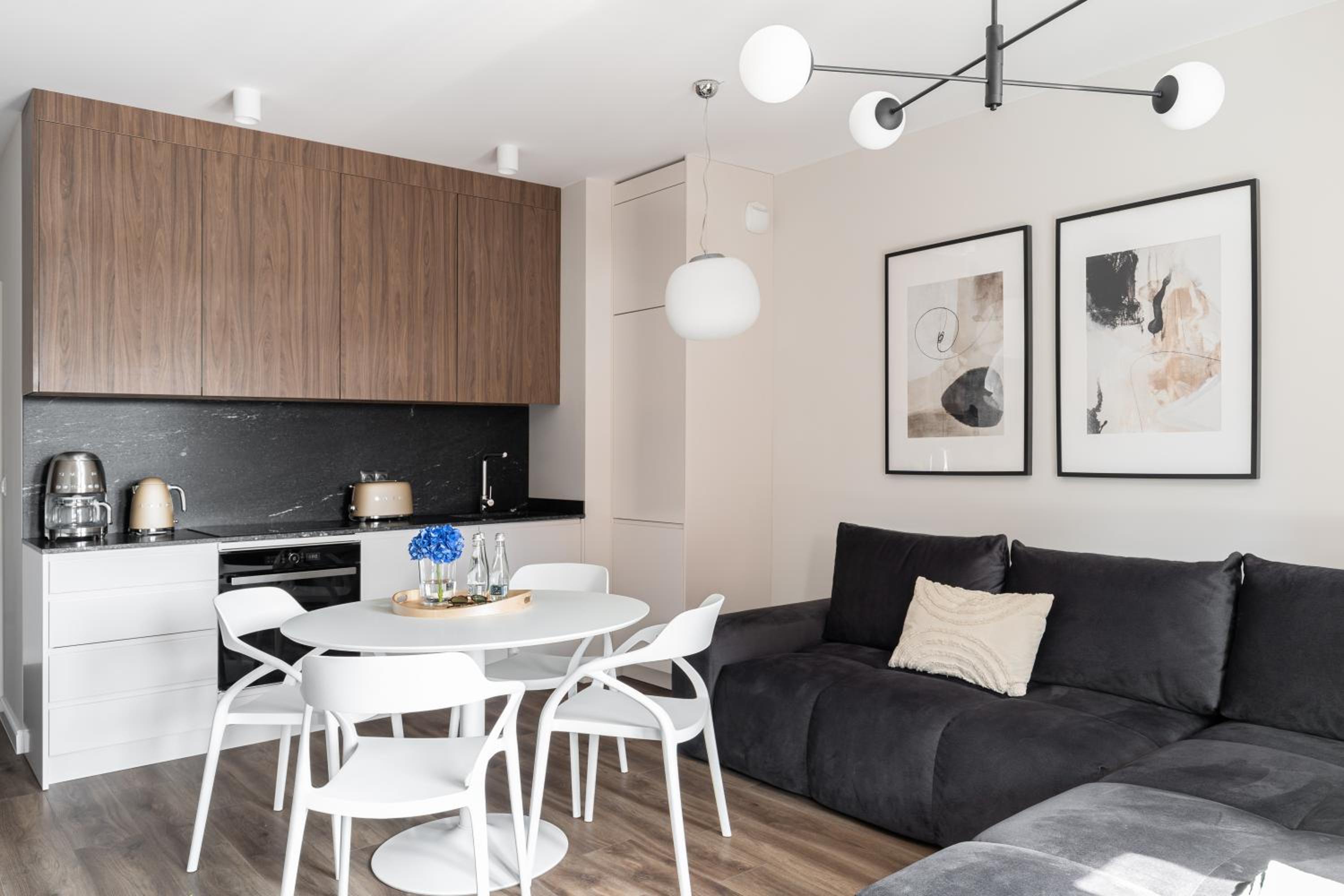 Scala City Center Apartments with Parking by Lion Apartments