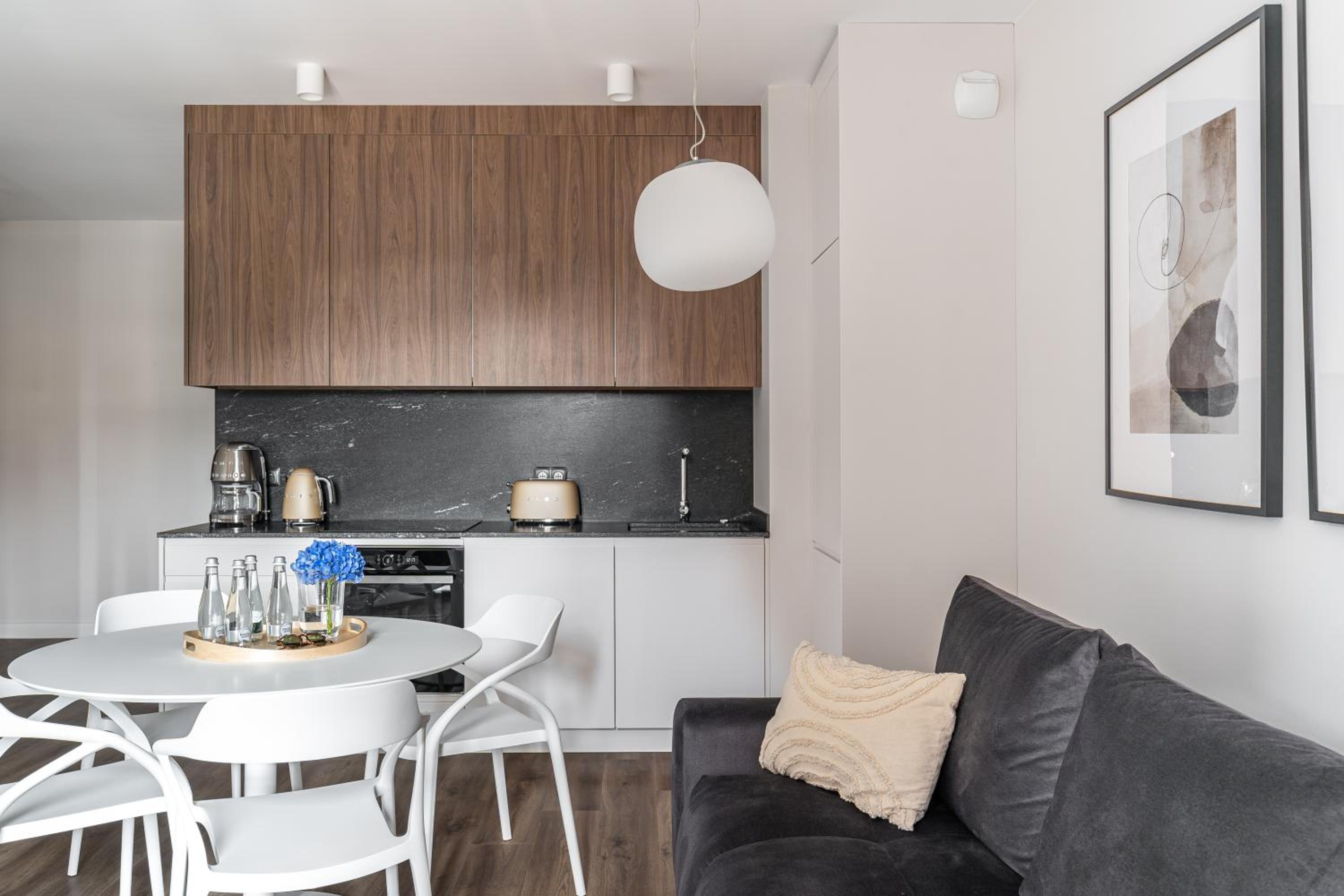 Scala City Center Apartments with Parking by Lion Apartments
