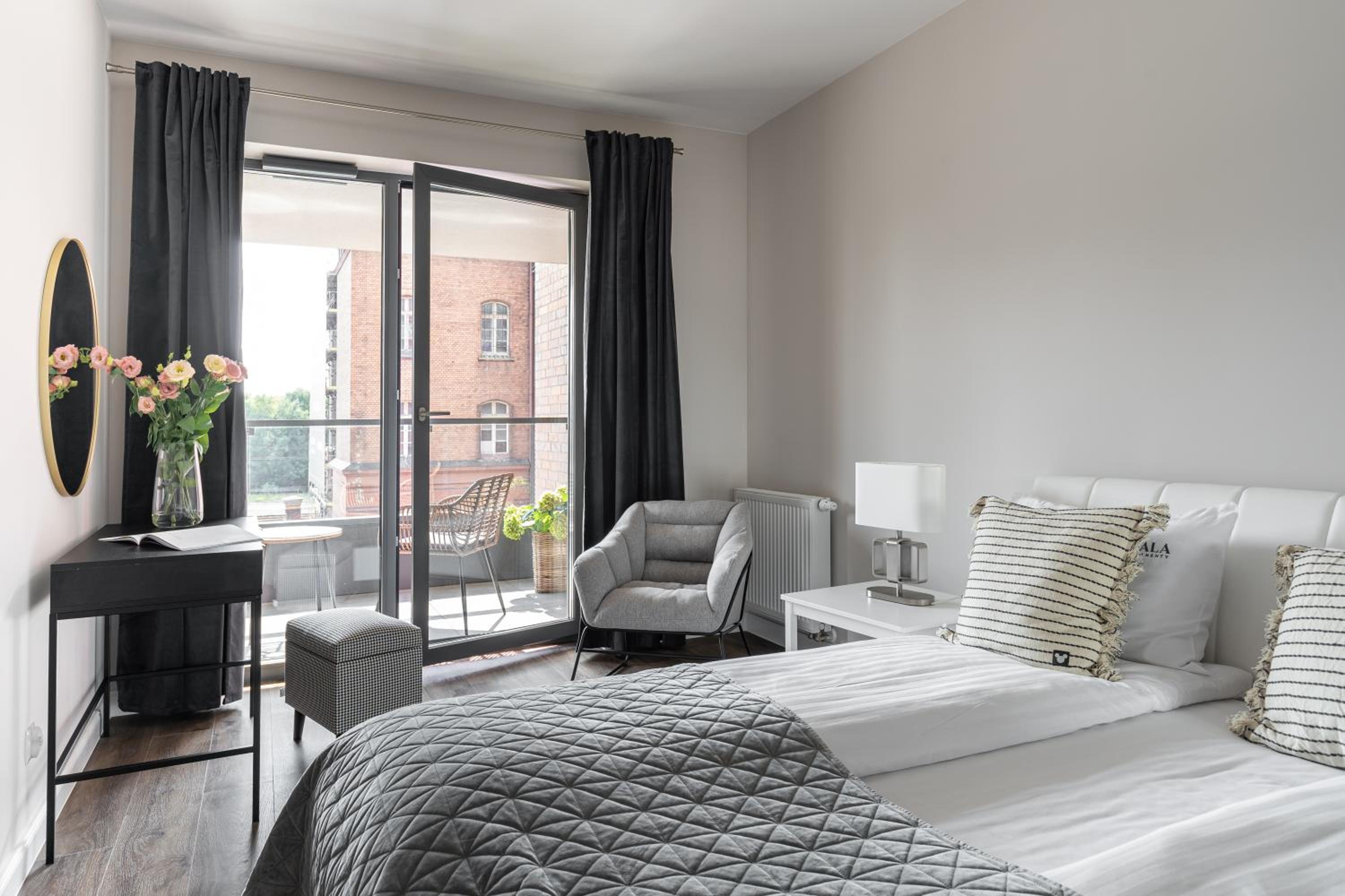 Scala City Center Apartments with Parking by Lion Apartments