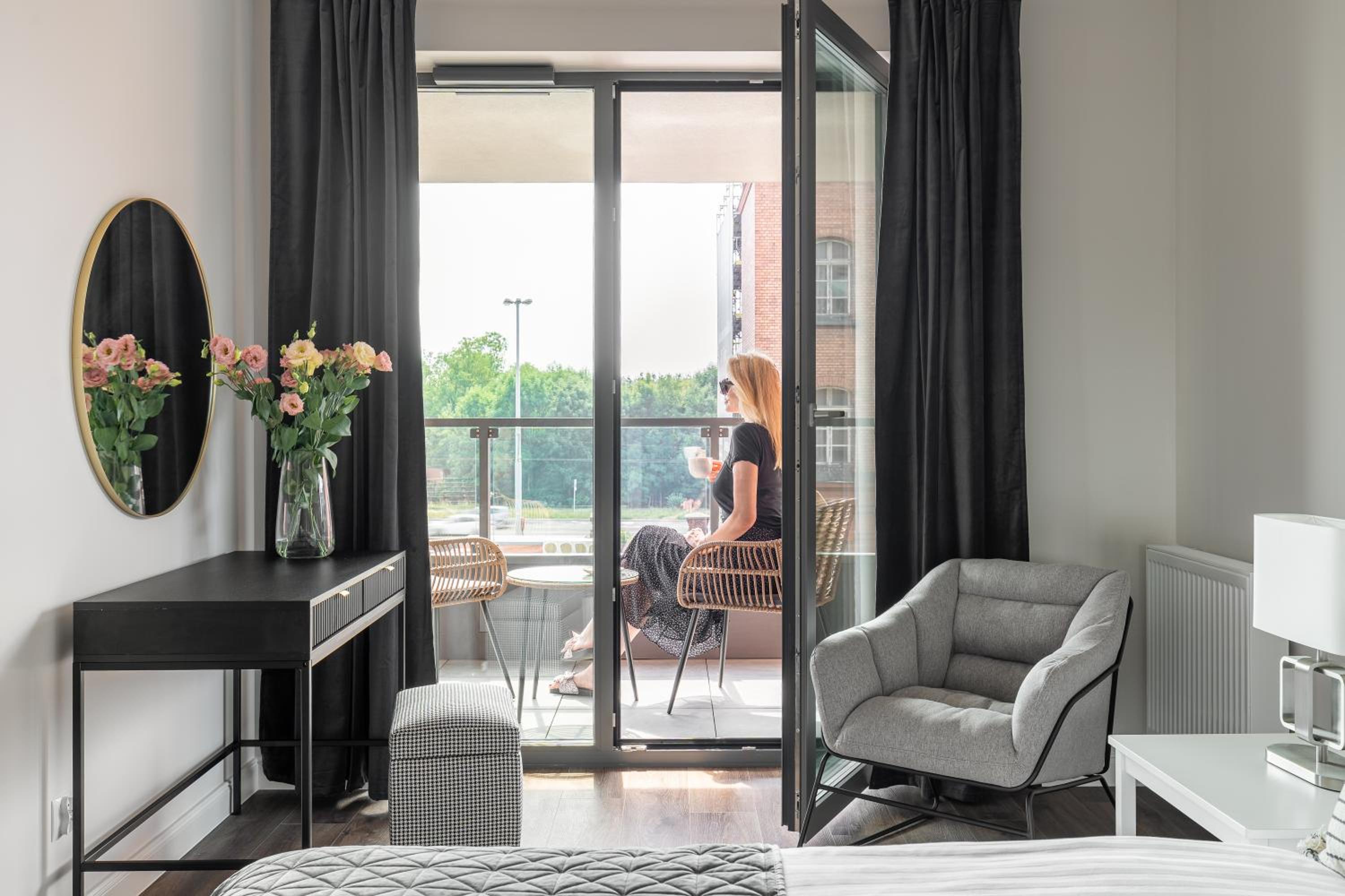 Scala City Center Apartments with Parking by Lion Apartments
