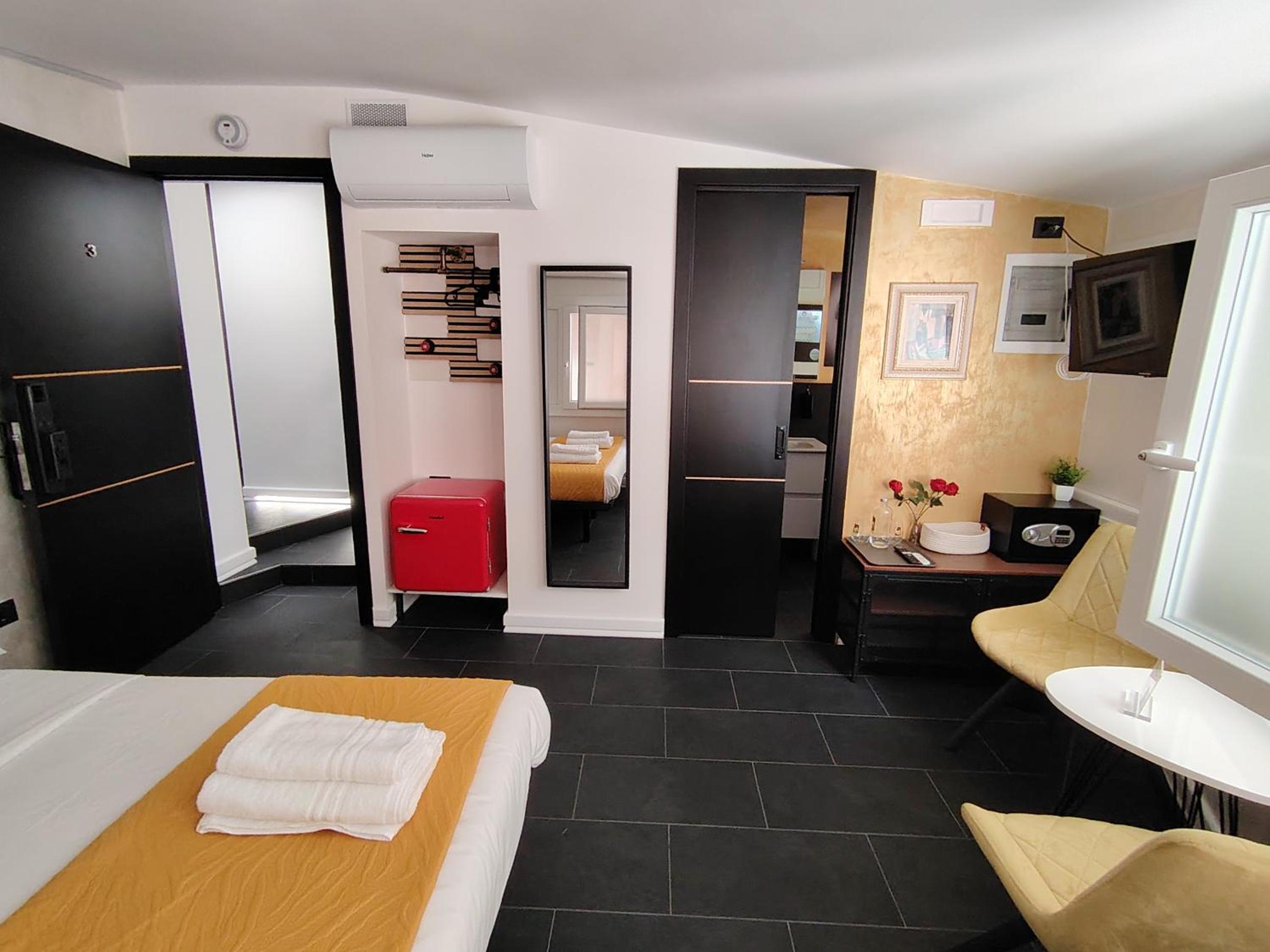 Le Regine - Home suites - Adult Only