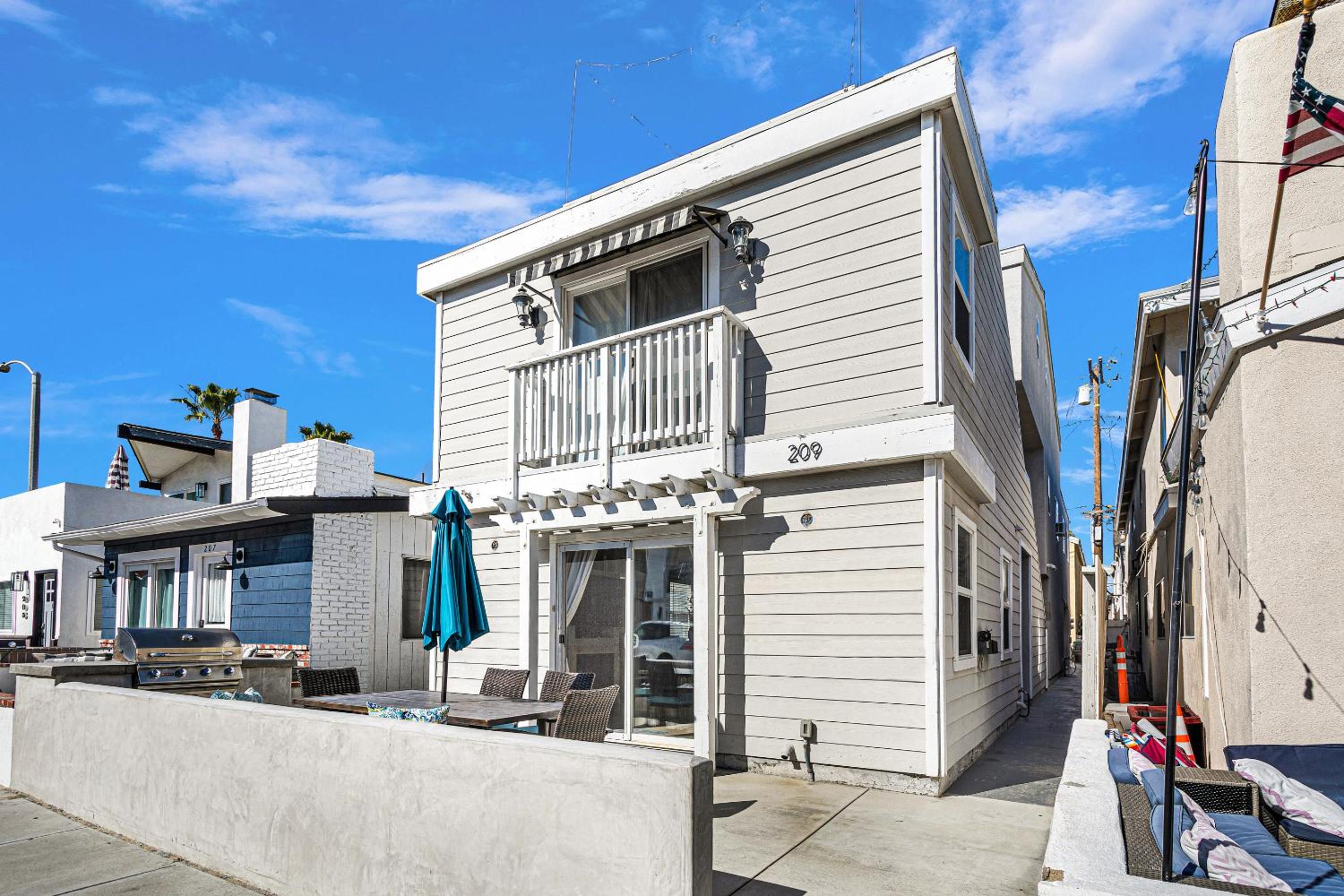 Beach Escape with Patio! 2 Min Walk to Sand & Surf