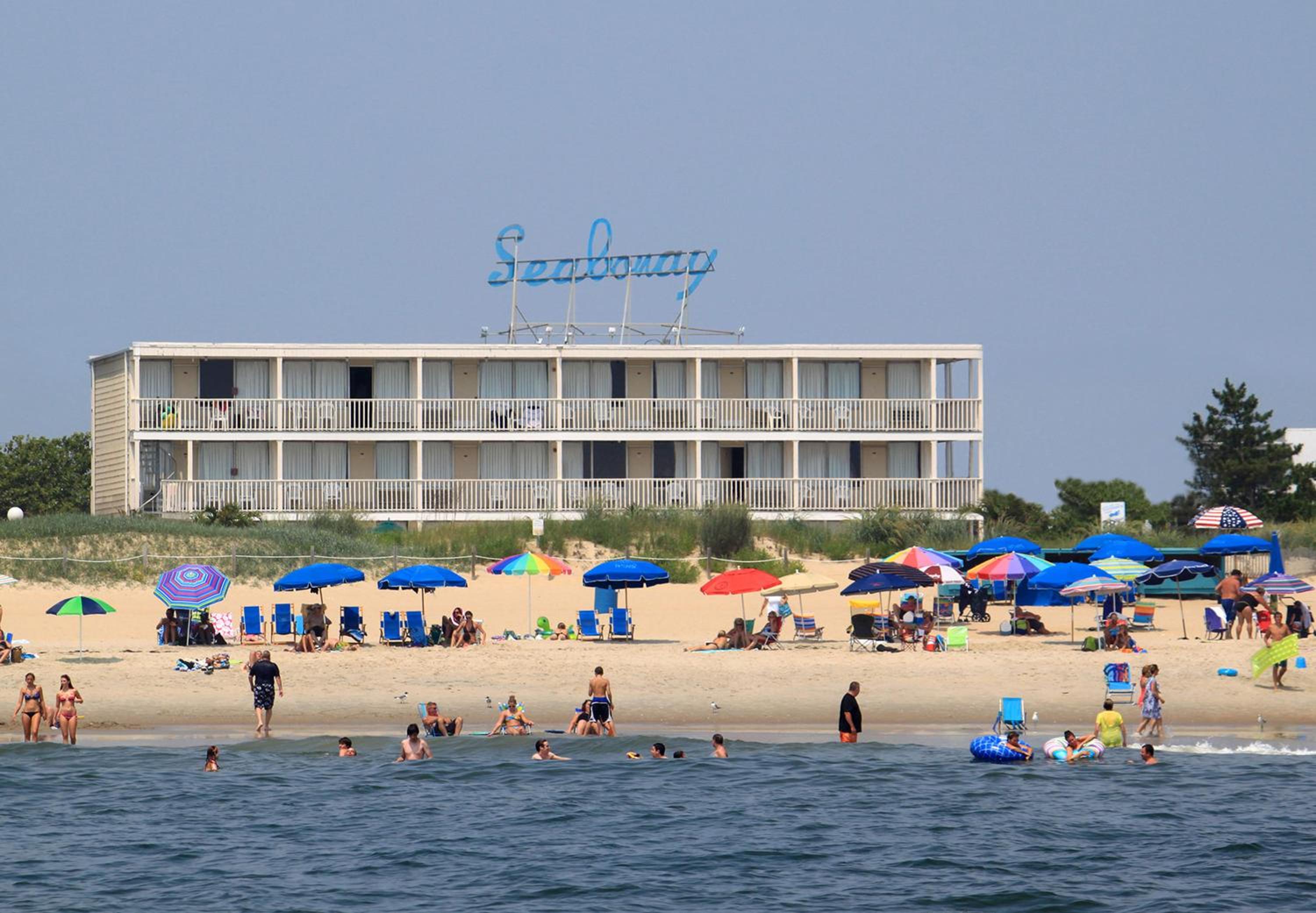 Hotel Seabonay Oceanfront Motel - Image 1