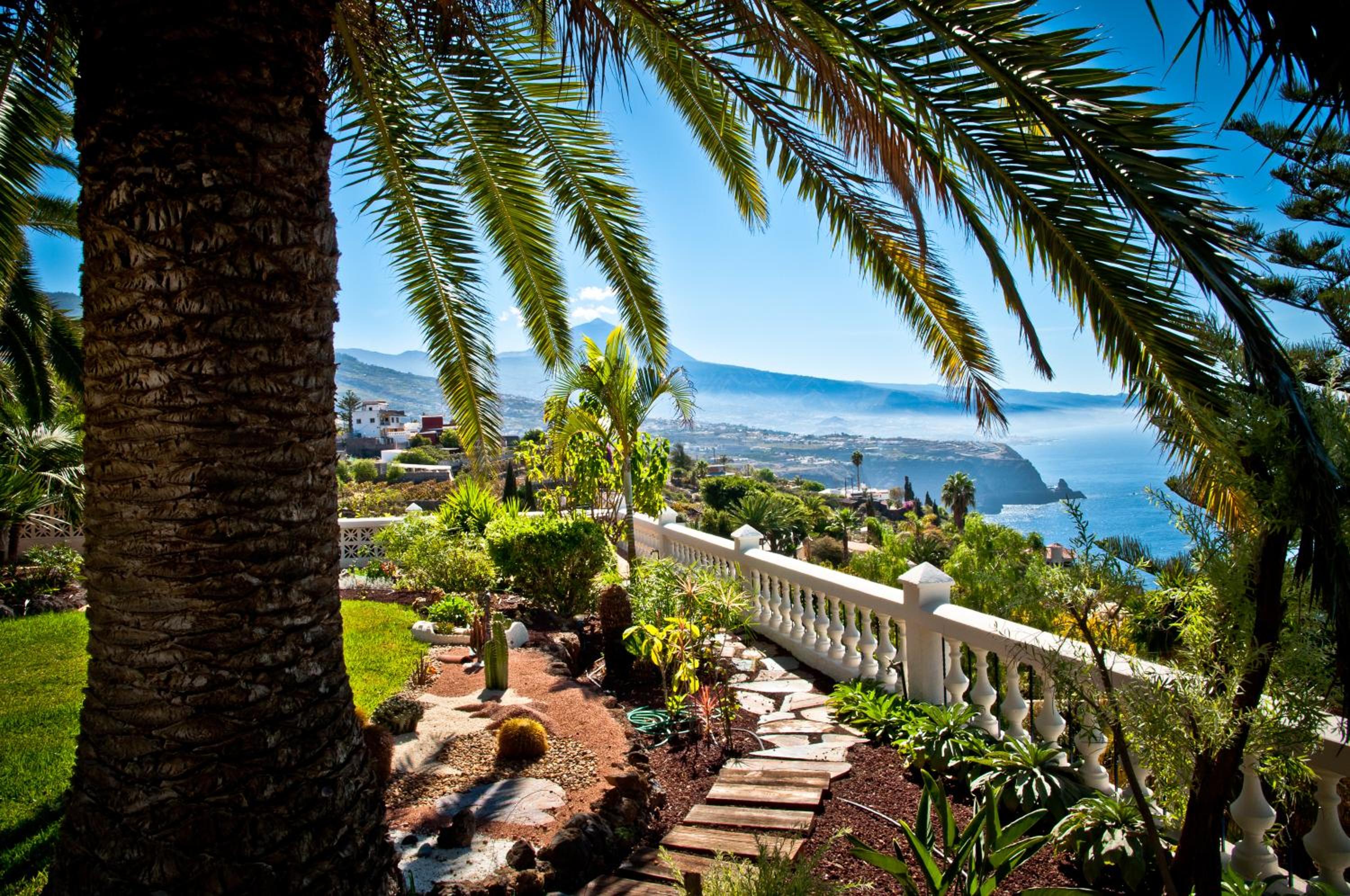 El Refugio Apartments & Villa