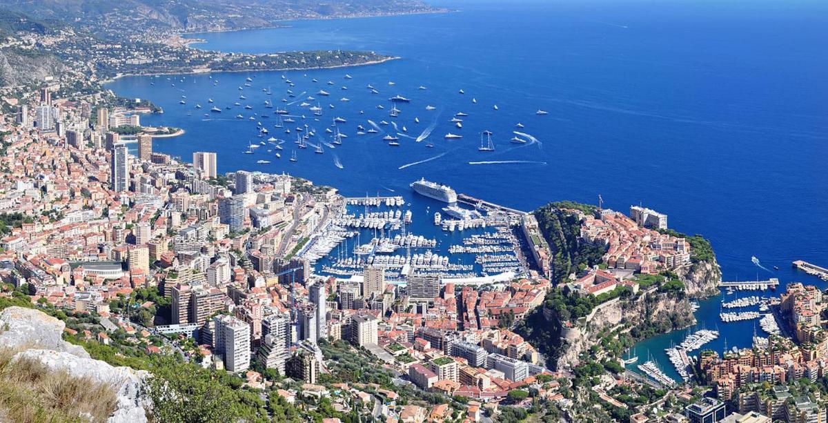 Apart-a-Nice : A Breathtaking View on the Sea
