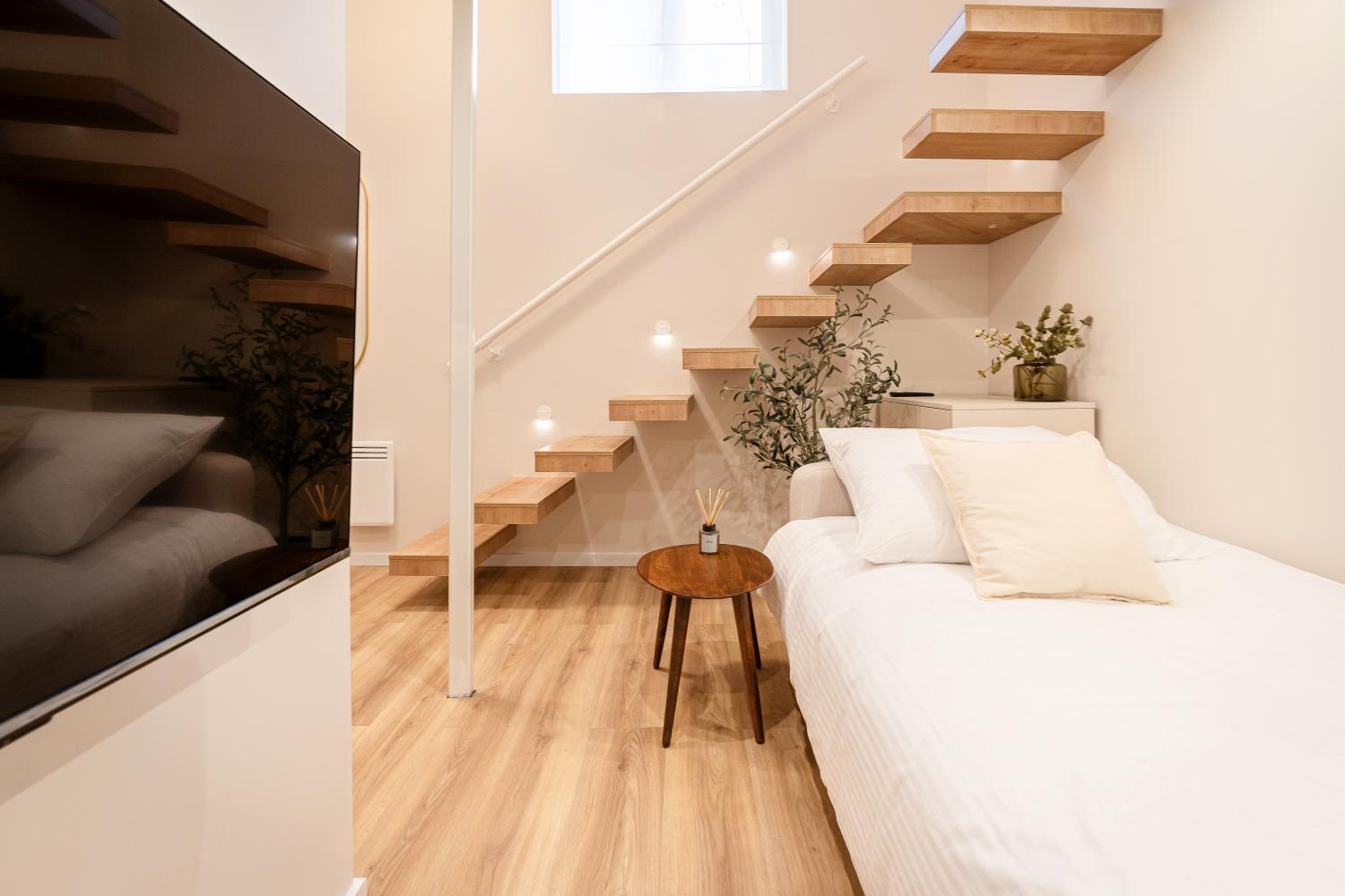 Szerb Boutique Suites, by BQA