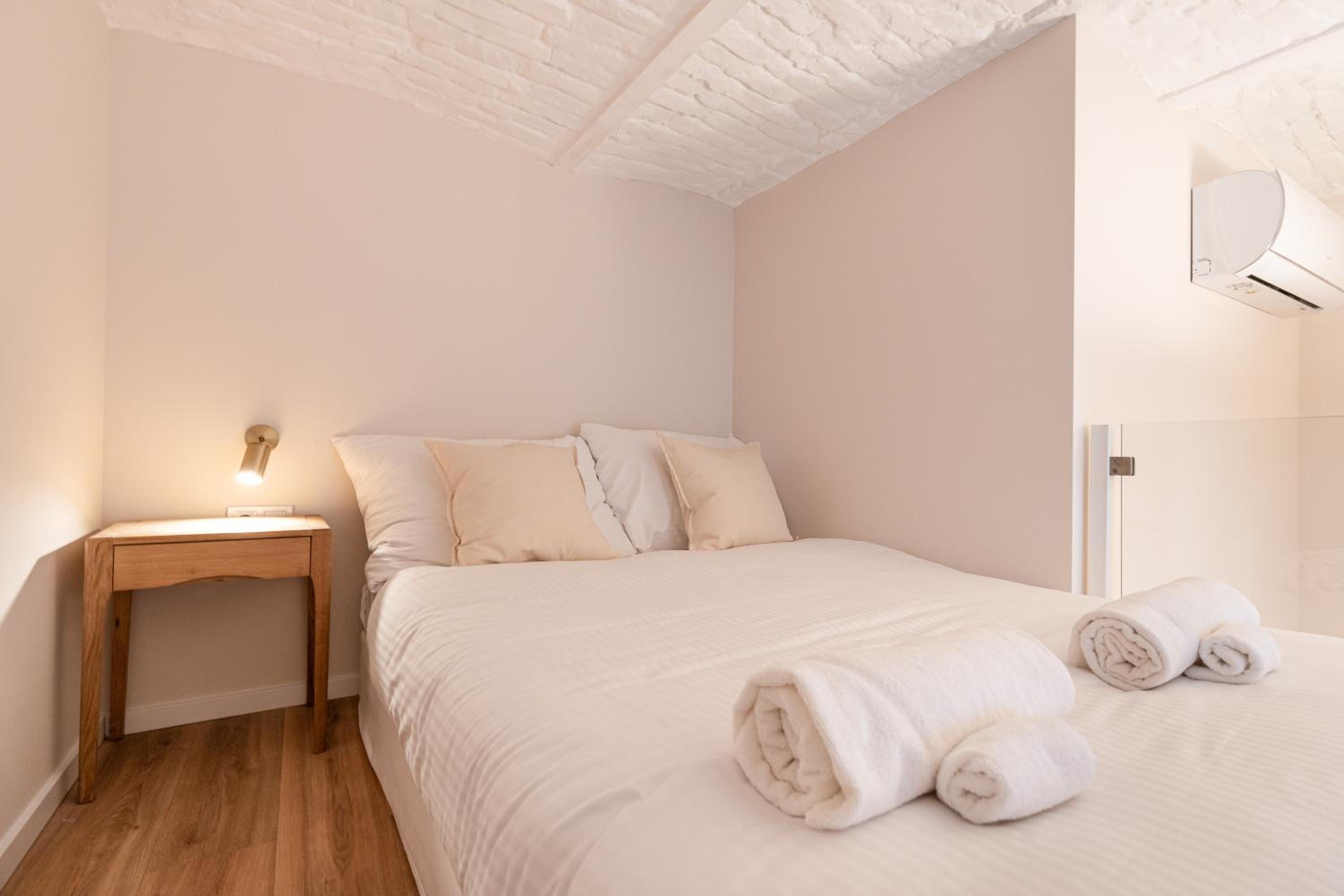 Szerb Boutique Suites, by BQA
