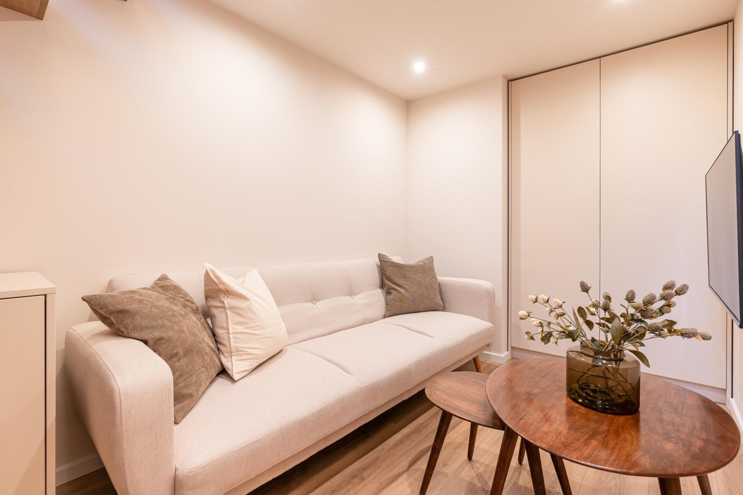 Szerb Boutique Suites, by BQA