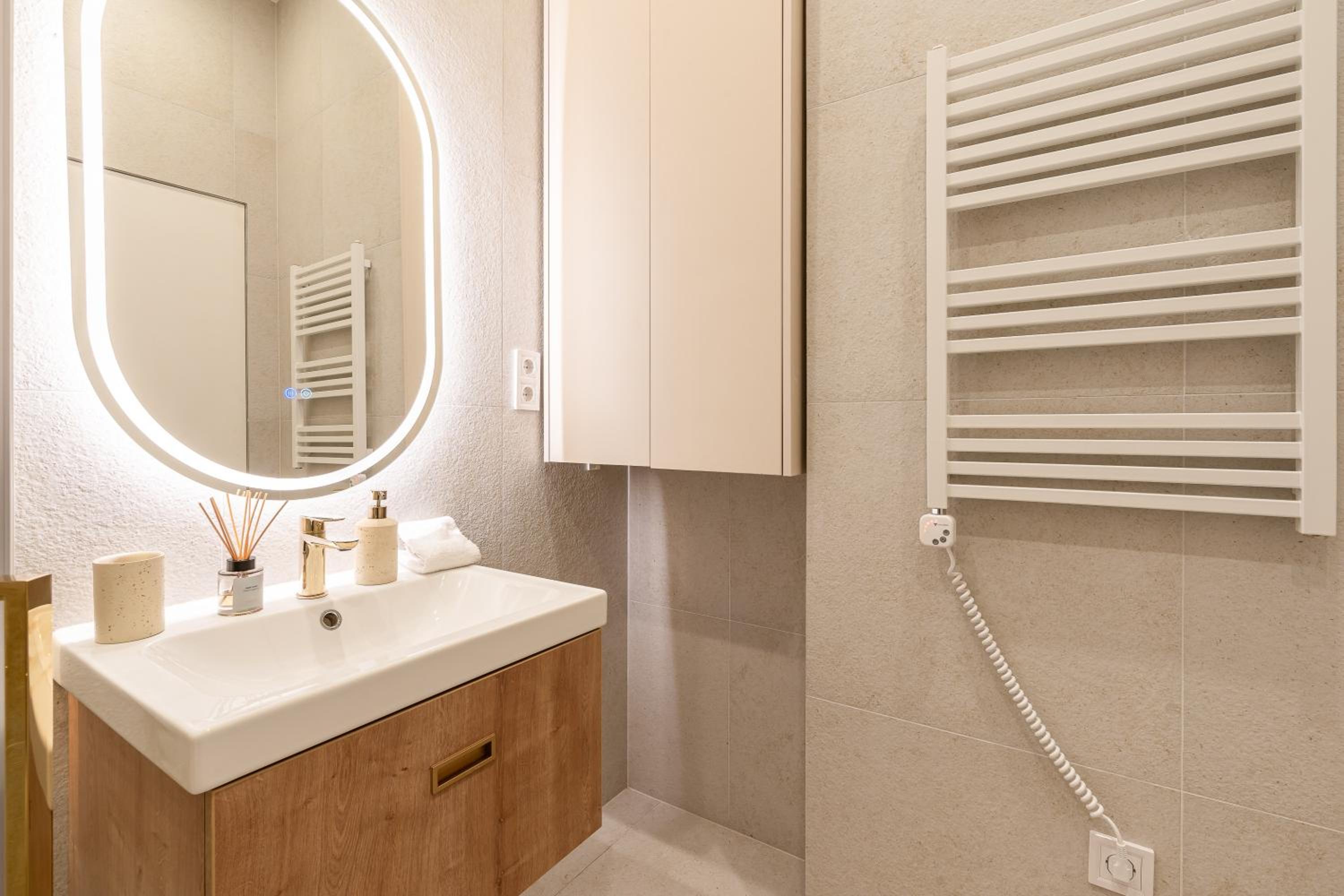 Szerb Boutique Suites, by BQA