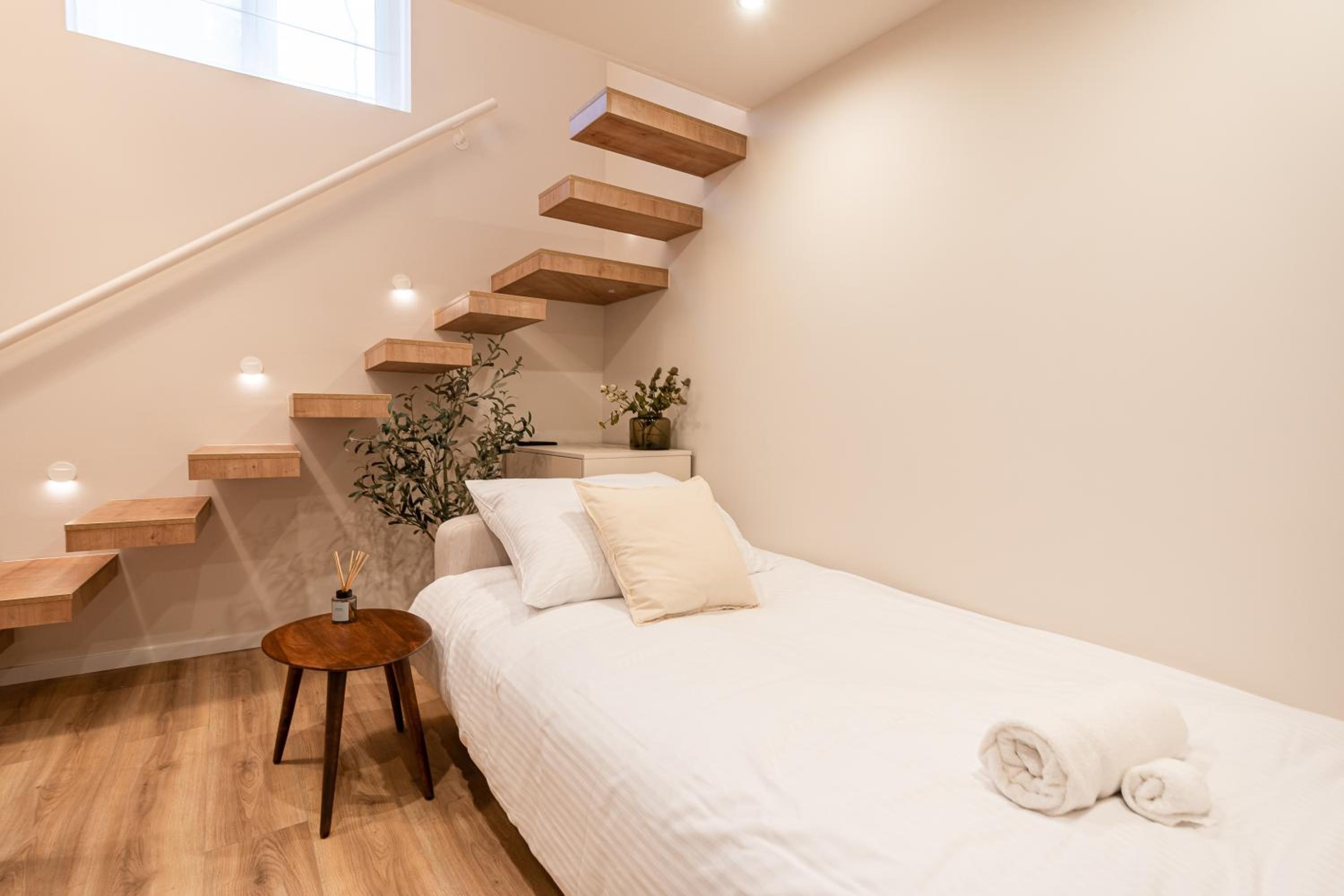 Szerb Boutique Suites, by BQA