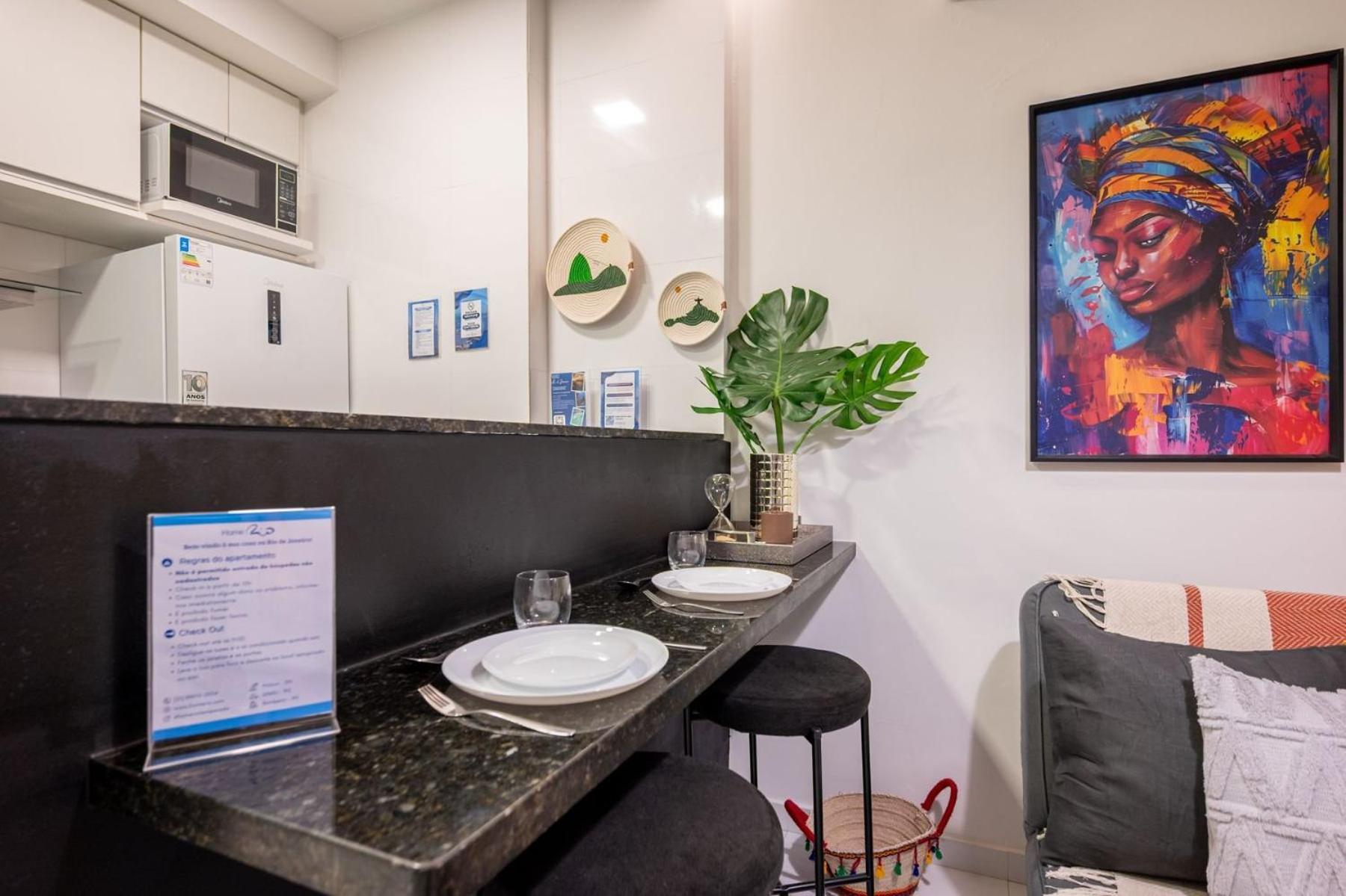 Quarto e sala no posto 6, 2 minutos a pé da praia