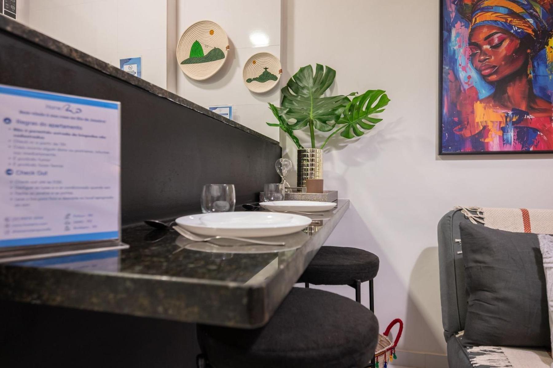 Quarto e sala no posto 6, 2 minutos a pé da praia