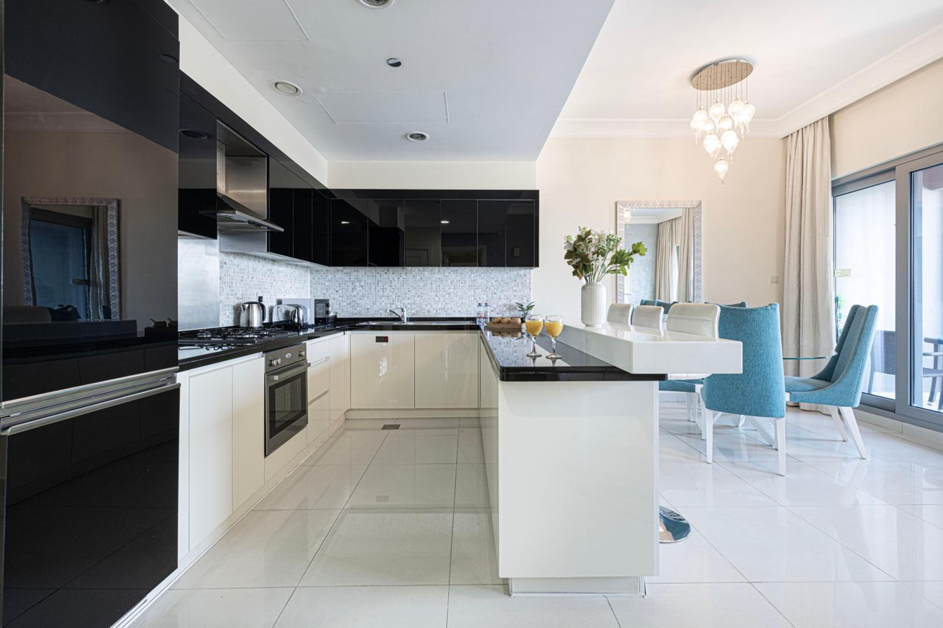 Damac Maison Mall Street! 2 Bedroom, 1-minute to Dubai Mall!