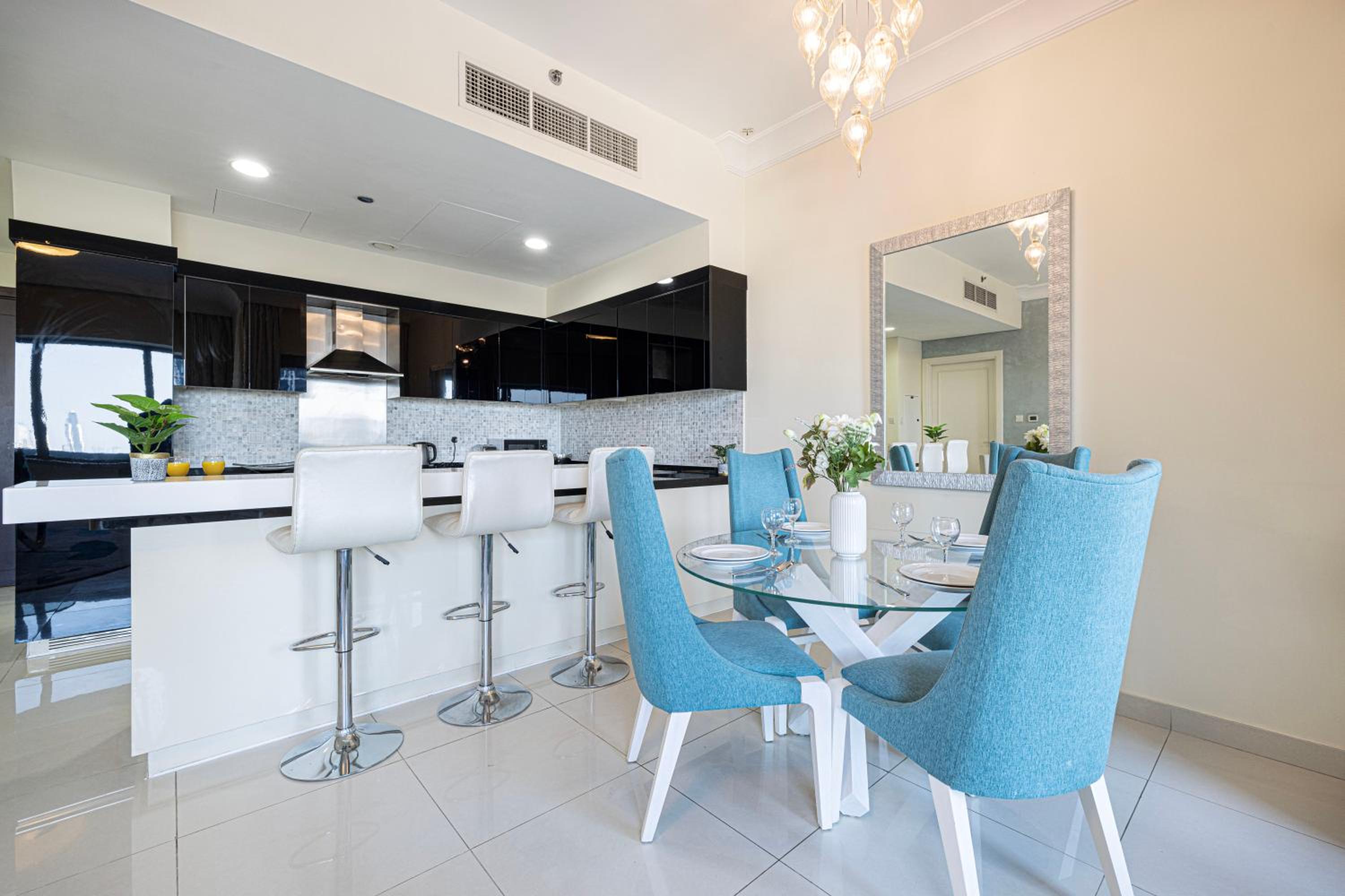 Damac Maison Mall Street! 2 Bedroom, 1-minute to Dubai Mall!