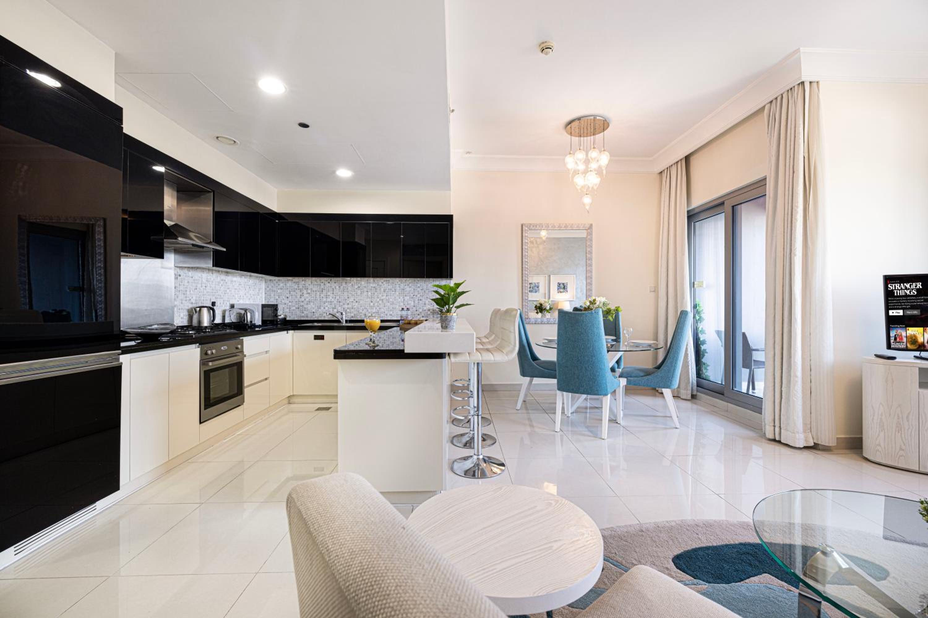 Damac Maison Mall Street! 2 Bedroom, 1-minute to Dubai Mall!
