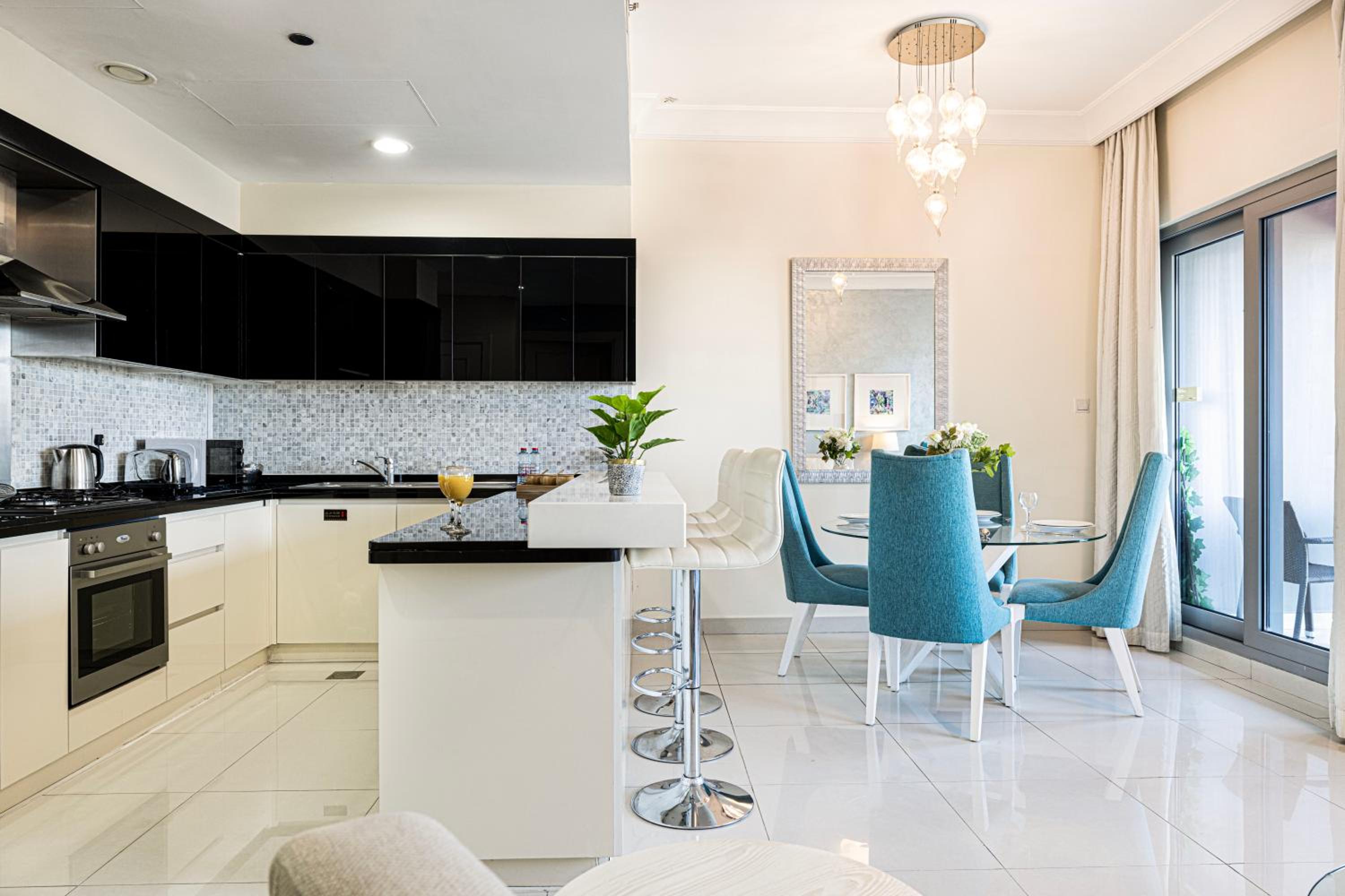 Damac Maison Mall Street! 2 Bedroom, 1-minute to Dubai Mall!