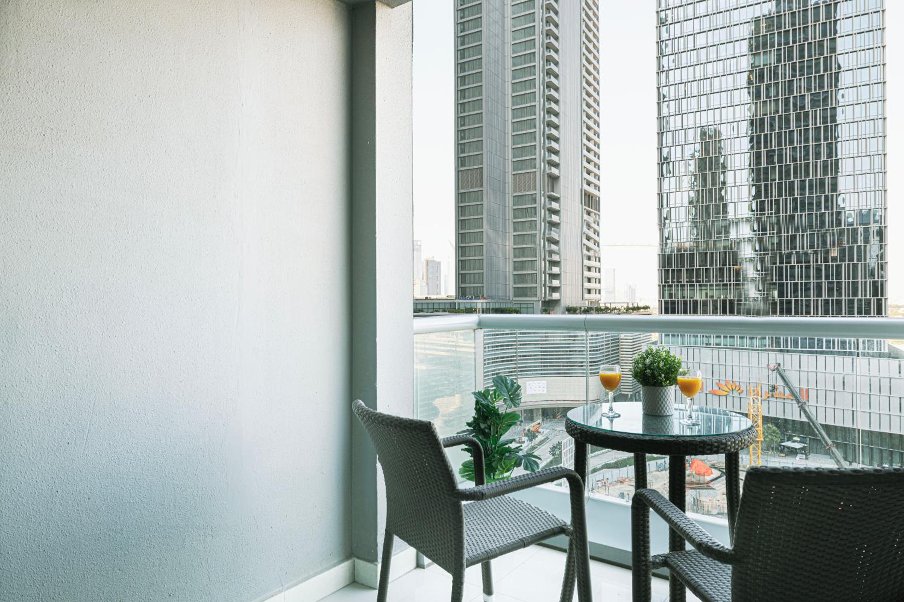 Damac Maison Mall Street! 2 Bedroom, 1-minute to Dubai Mall!