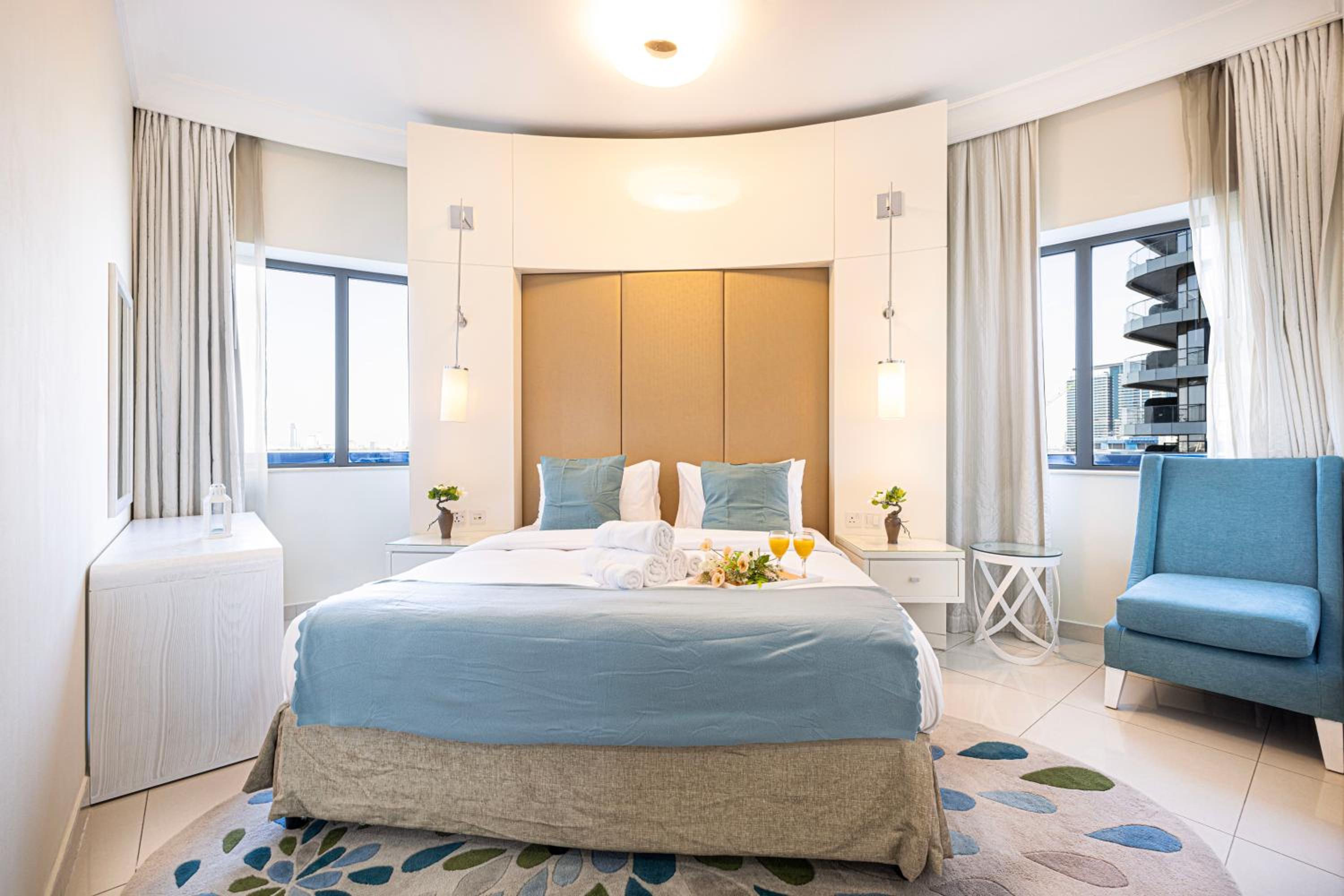 Damac Maison Mall Street! 2 Bedroom, 1-minute to Dubai Mall!