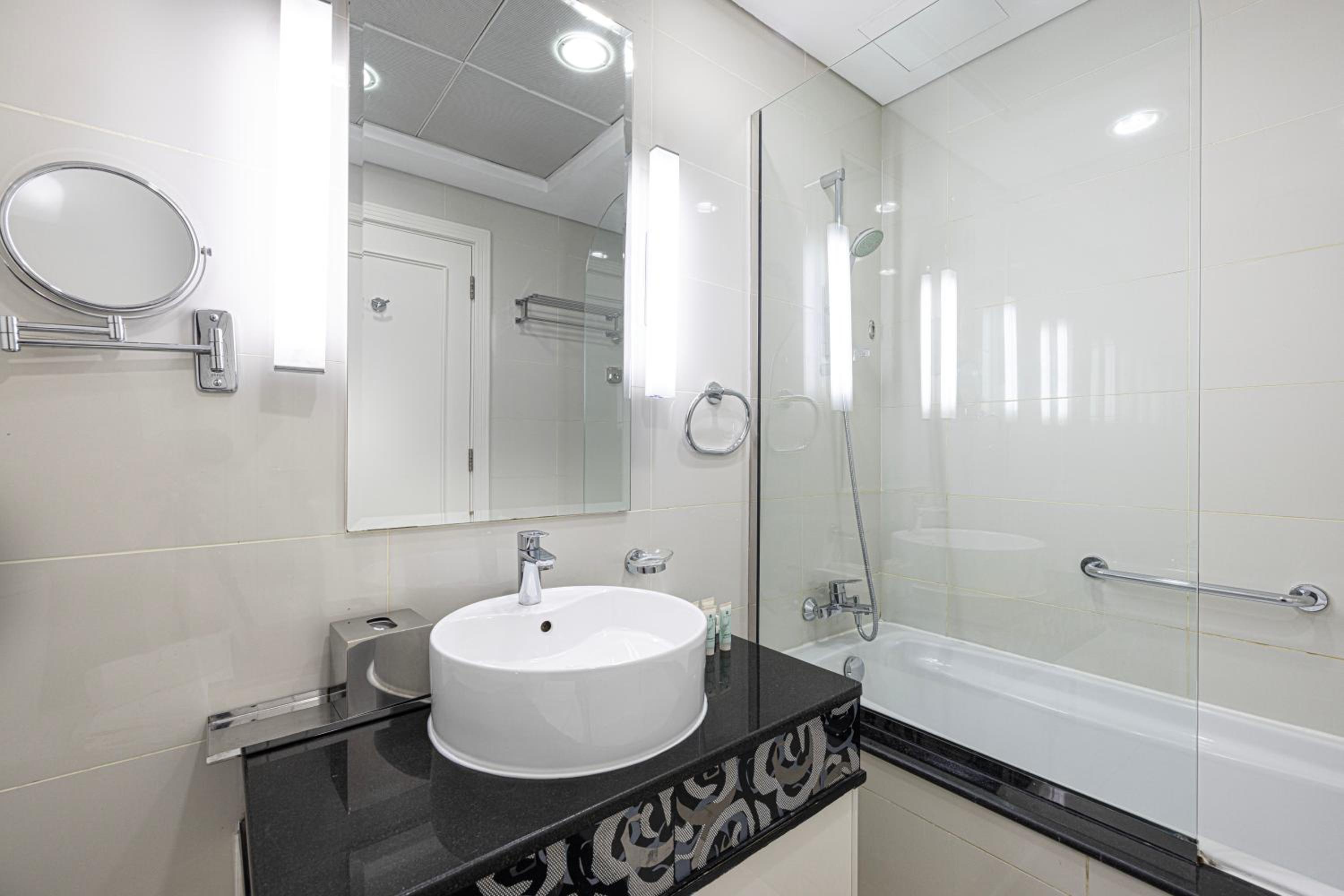 Damac Maison Mall Street! 2 Bedroom, 1-minute to Dubai Mall!