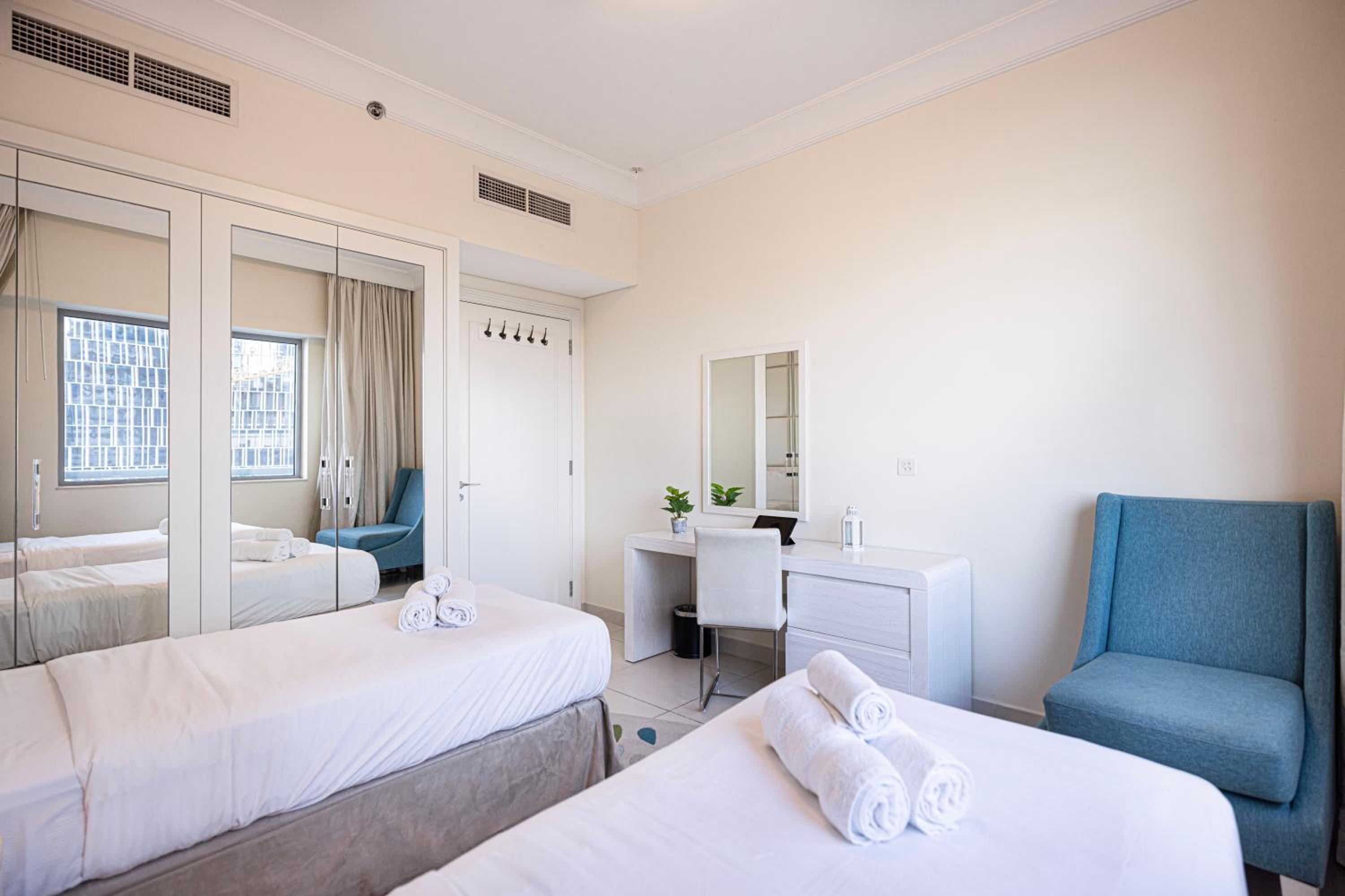 Damac Maison Mall Street! 2 Bedroom, 1-minute to Dubai Mall!