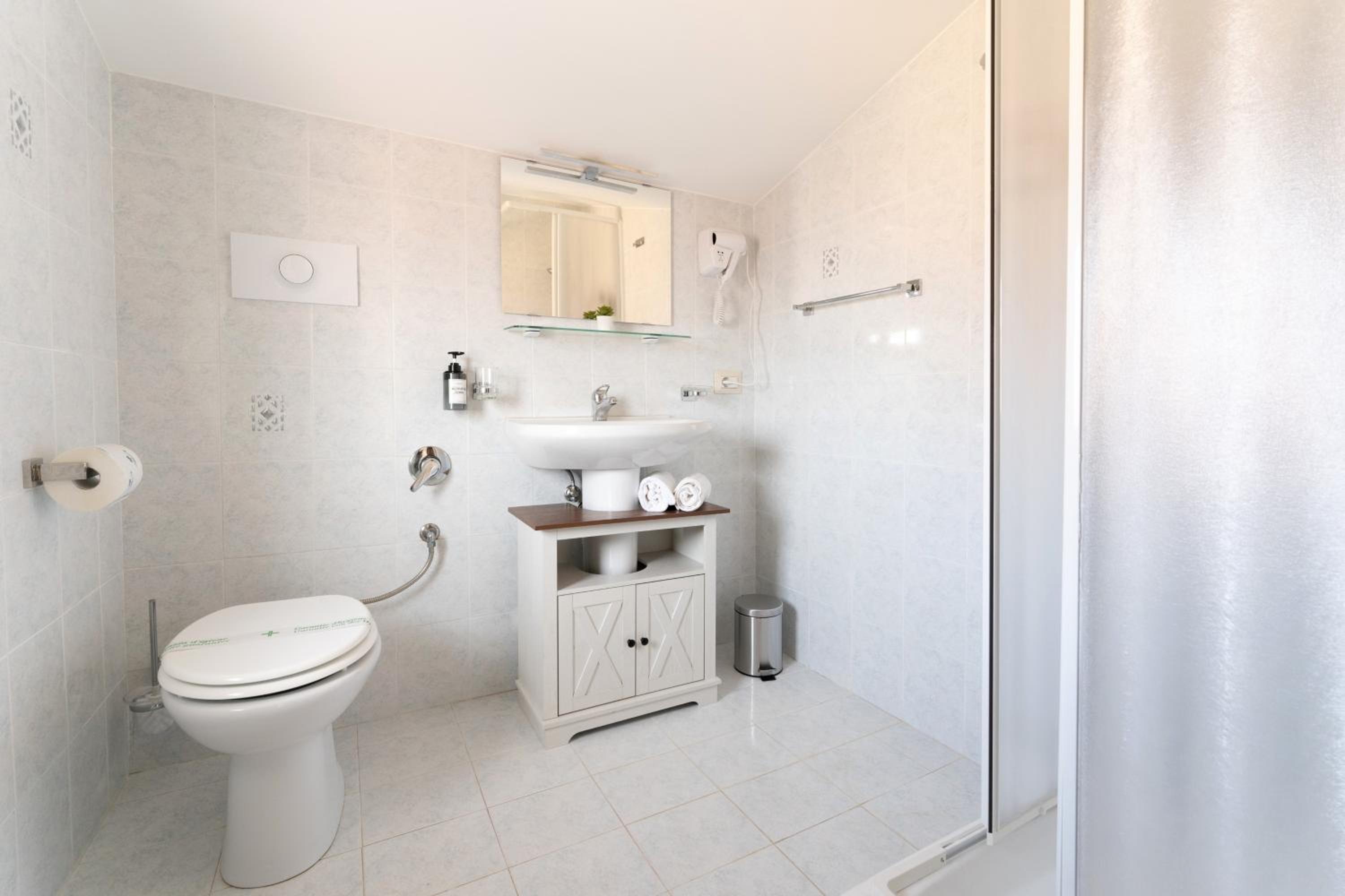 Miu' B&B , Ciampino , Villa con Piscina e Parcheggio Privato
