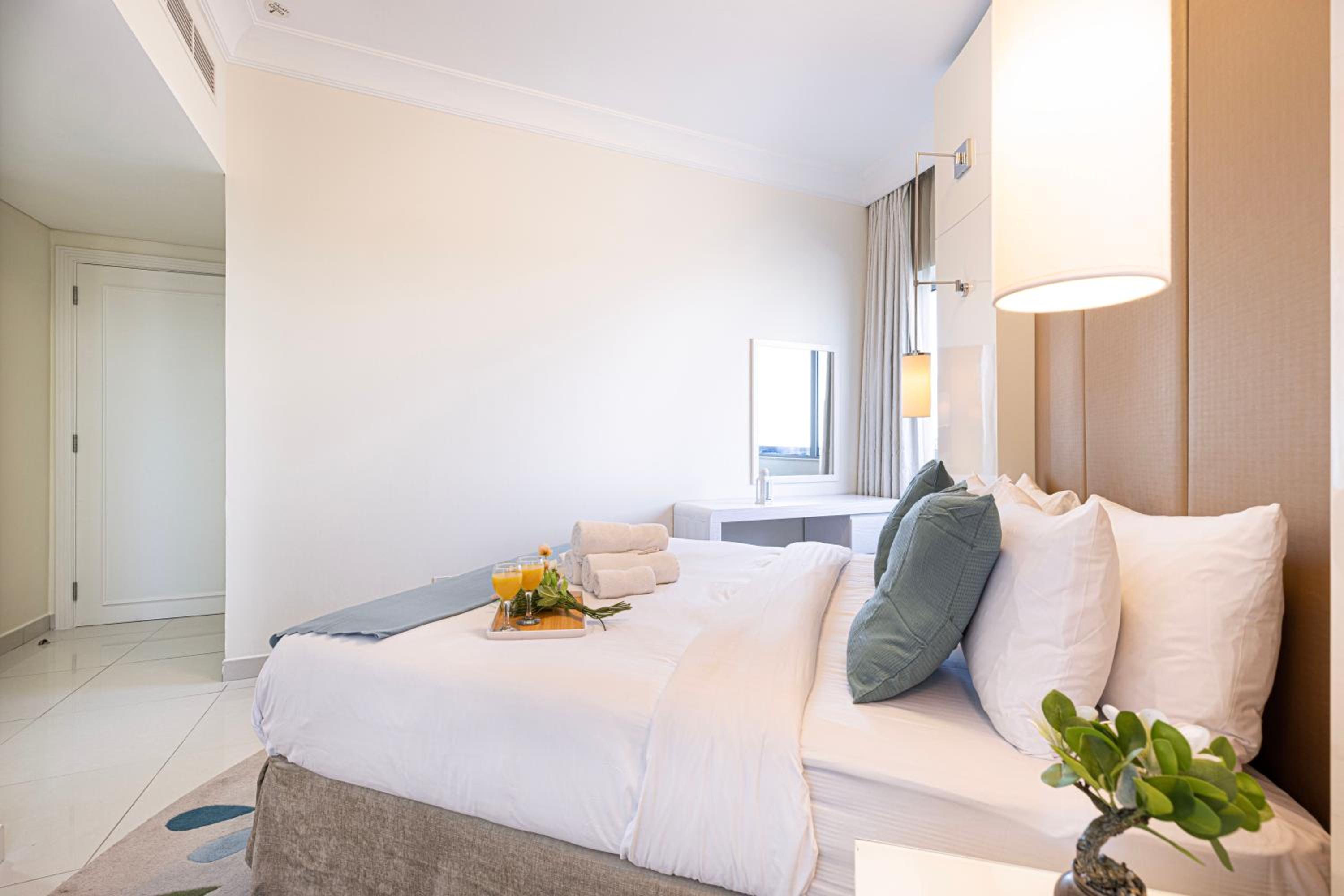 Damac Maison Mall Street! 2 Bedroom, 1-minute to Dubai Mall!