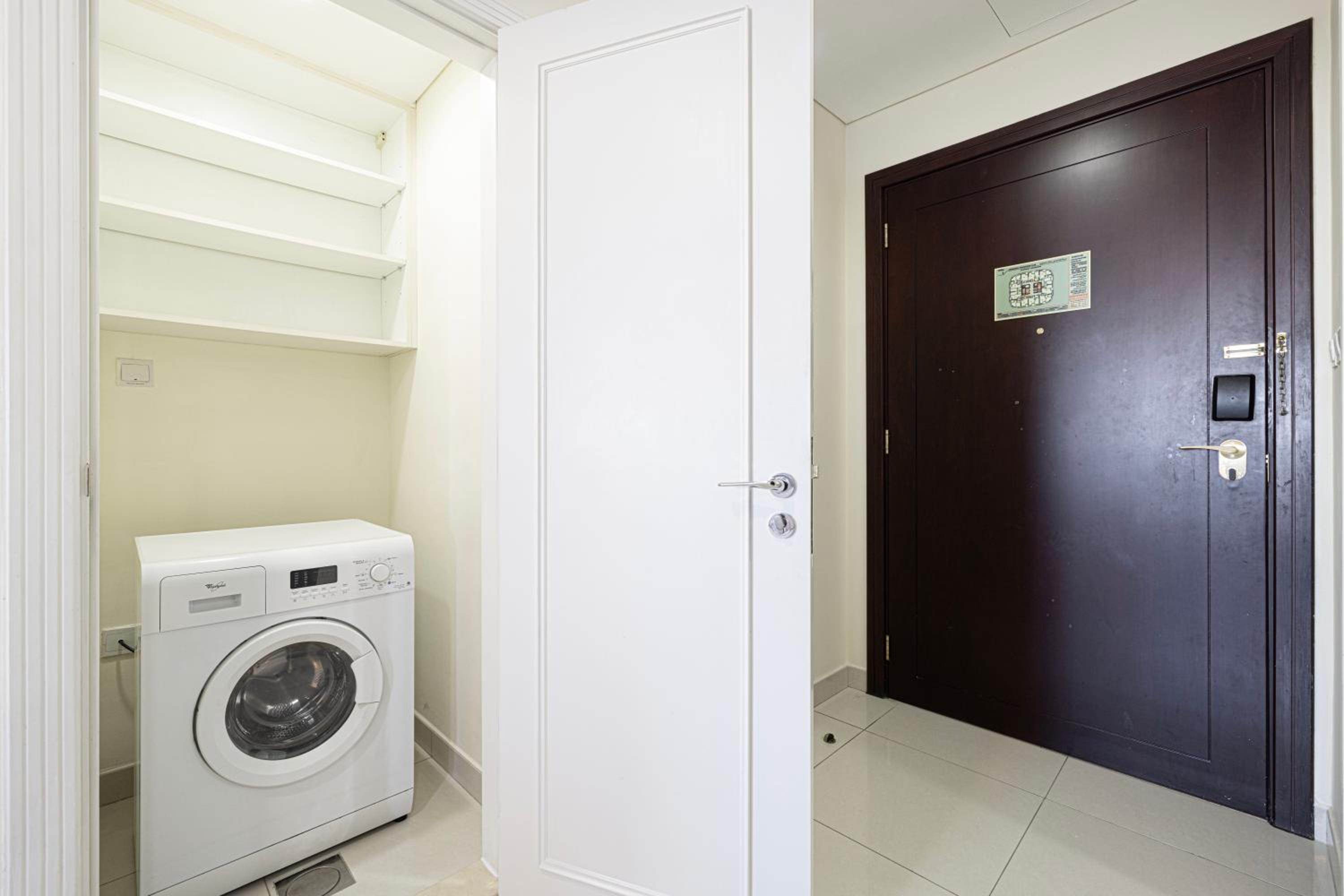 Damac Maison Mall Street! 2 Bedroom, 1-minute to Dubai Mall!