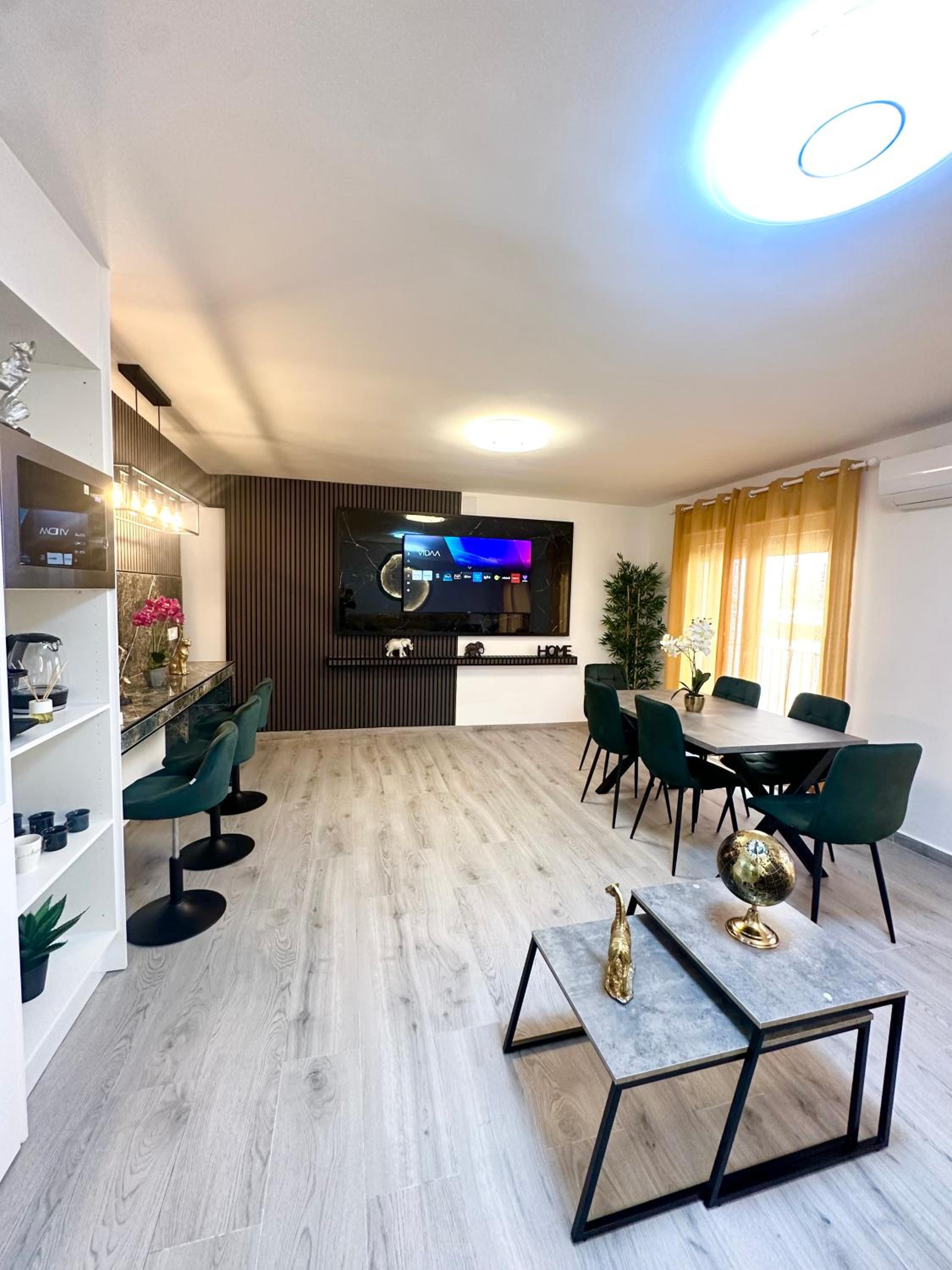 La Luna Apartment by the Sea