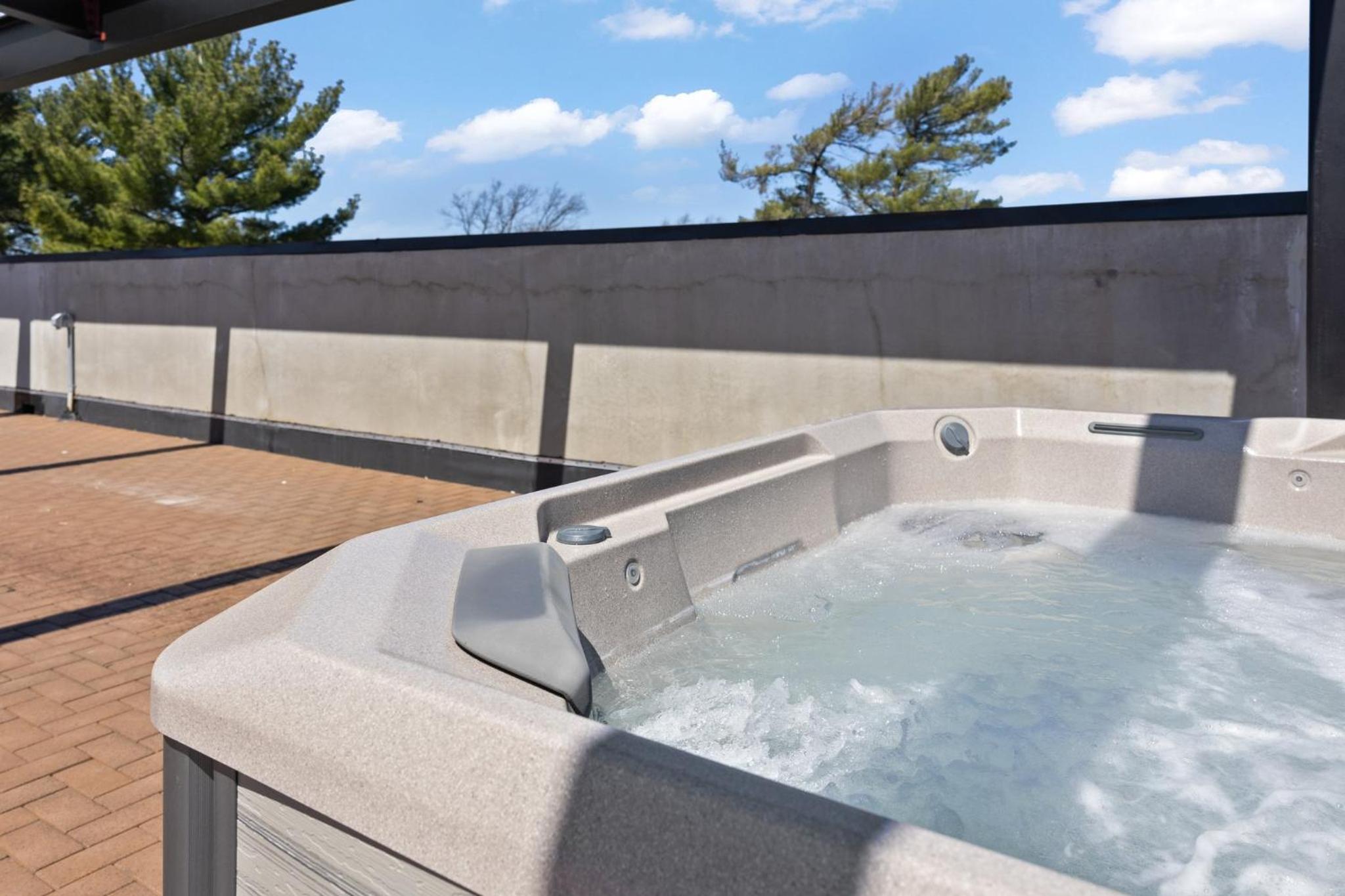 Eclectic Condo with Hot Tubs and E-Bikes