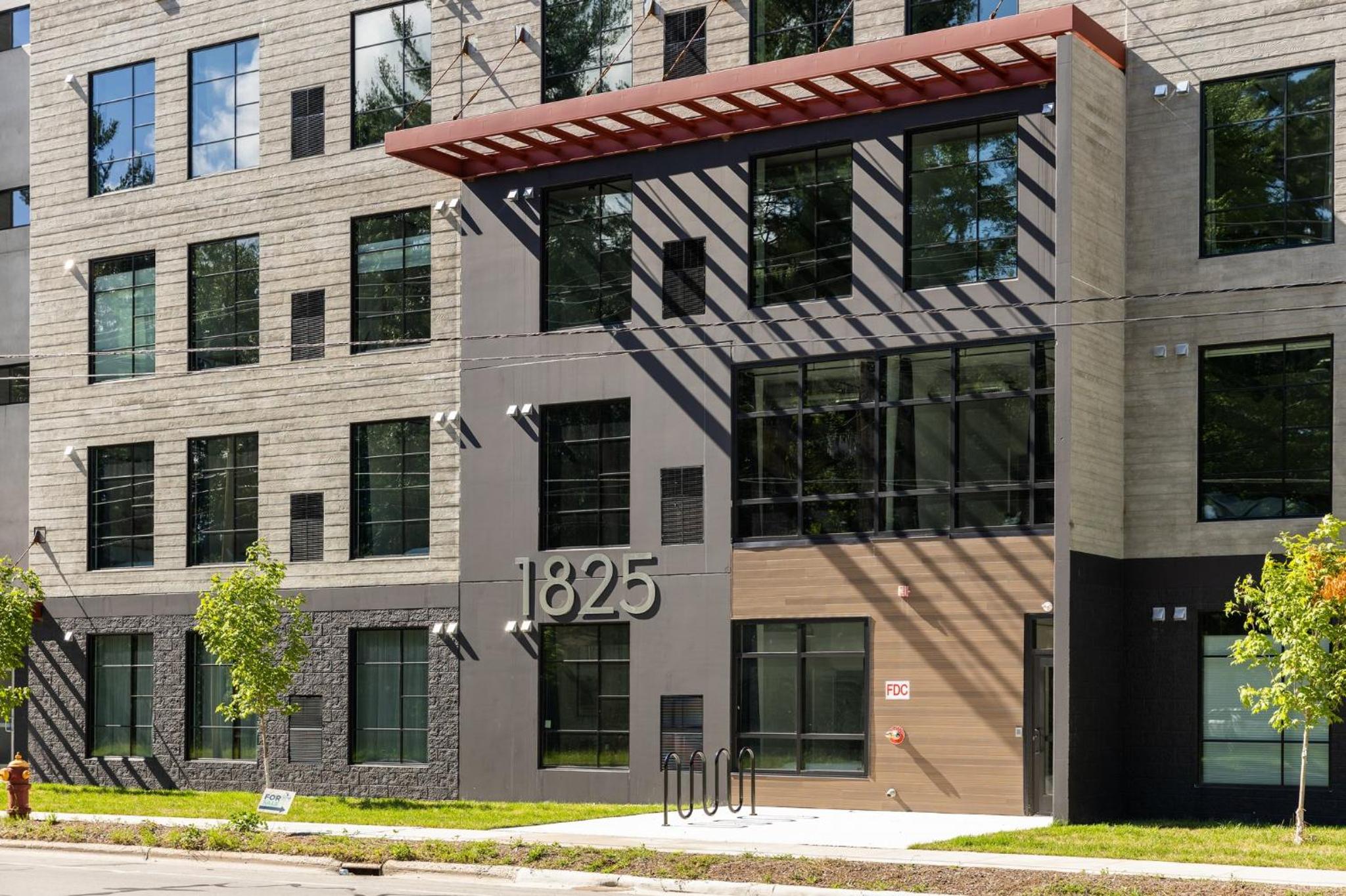 Eclectic Condo with Hot Tubs and E-Bikes