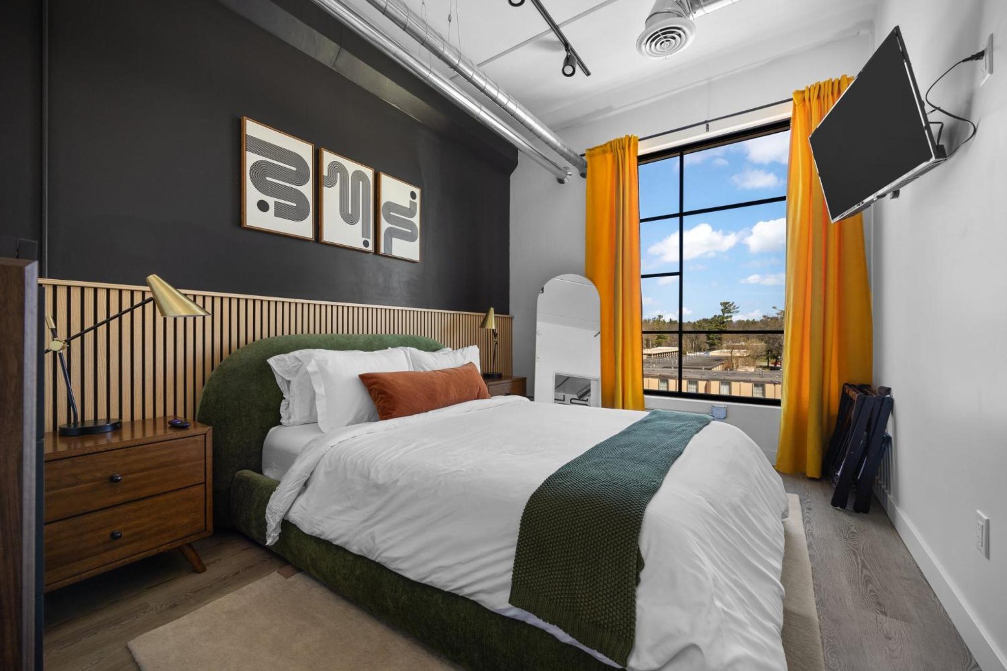 Eclectic Condo with Hot Tubs and E-Bikes
