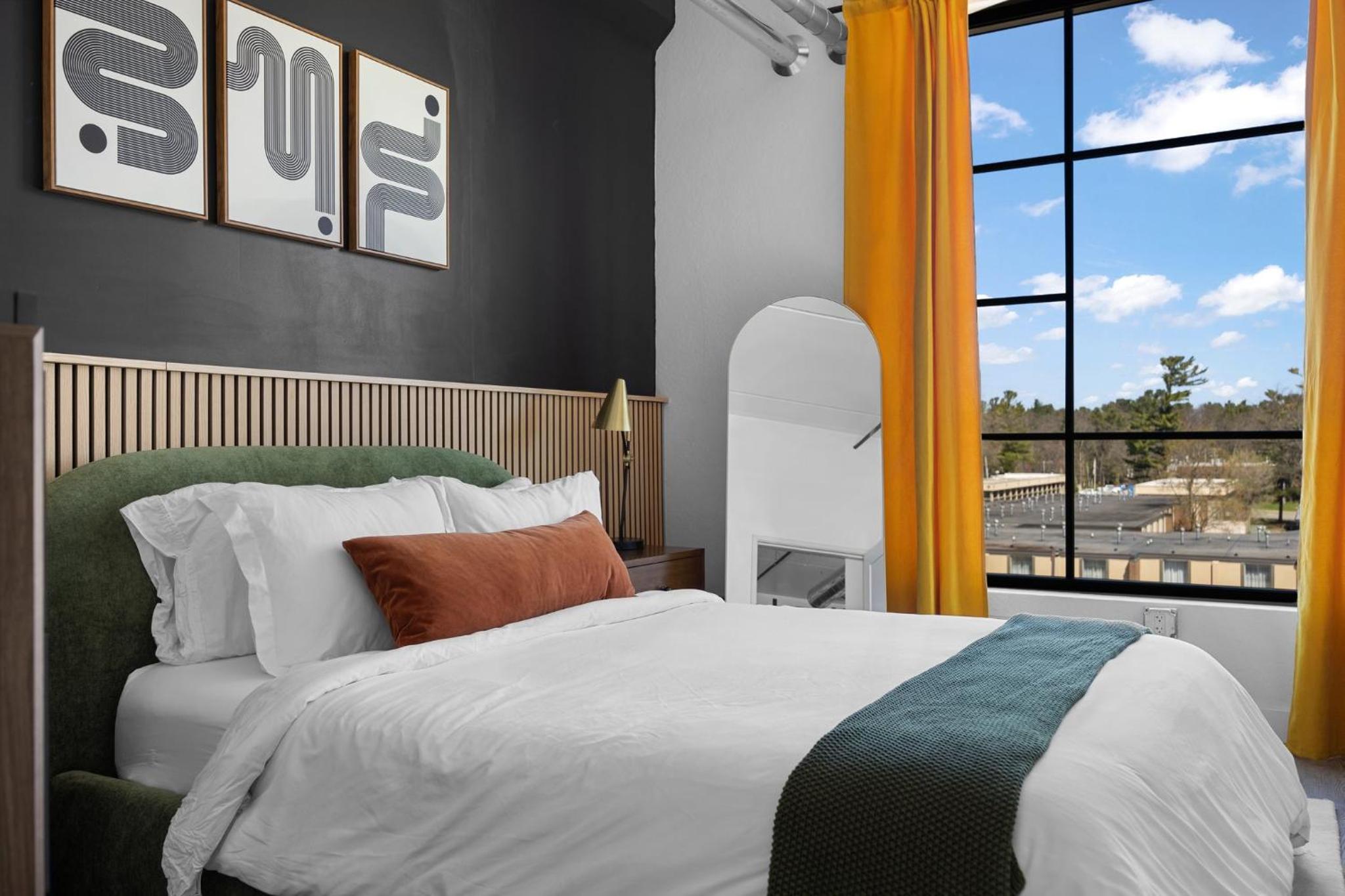 Eclectic Condo with Hot Tubs and E-Bikes
