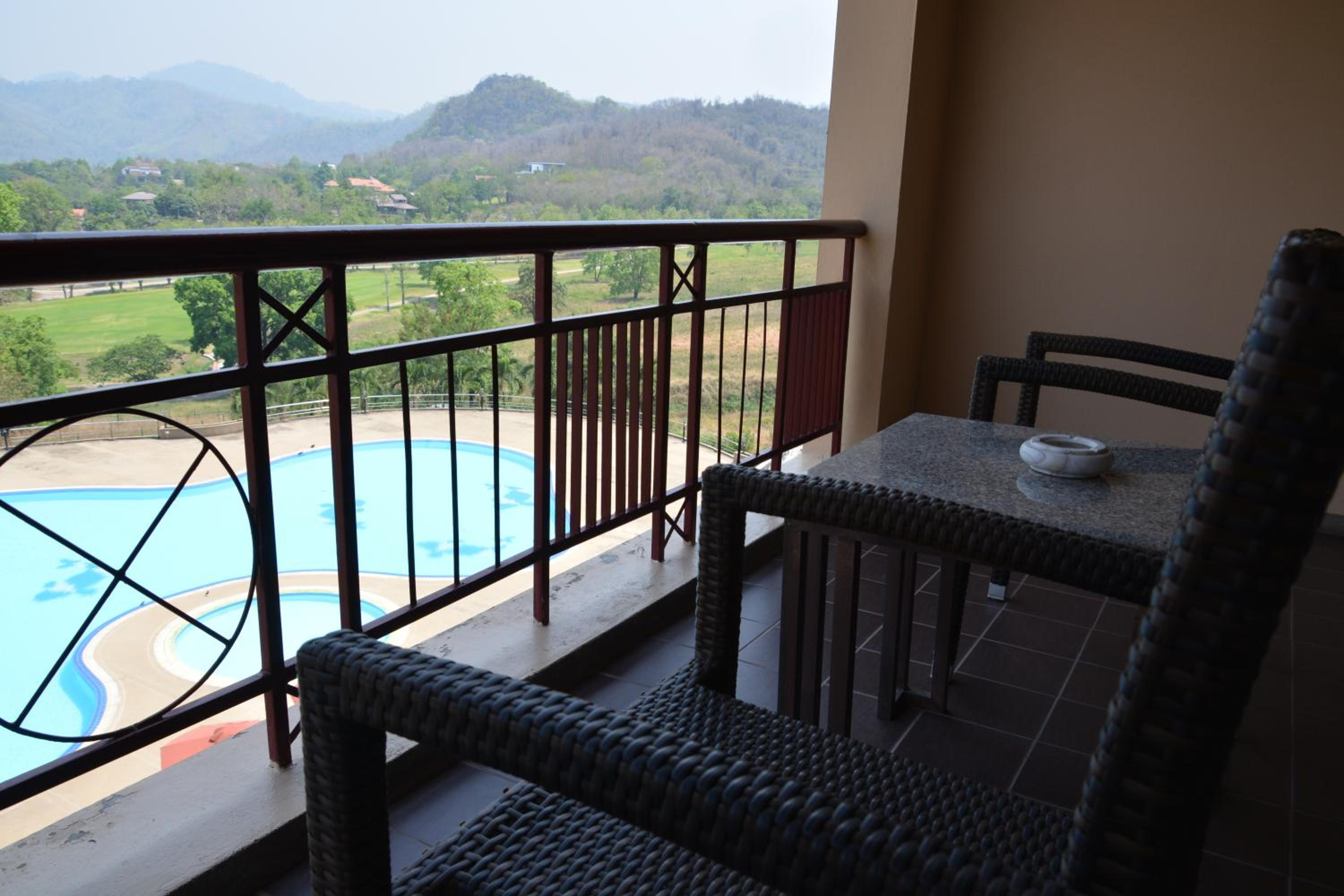 Sir James Resort