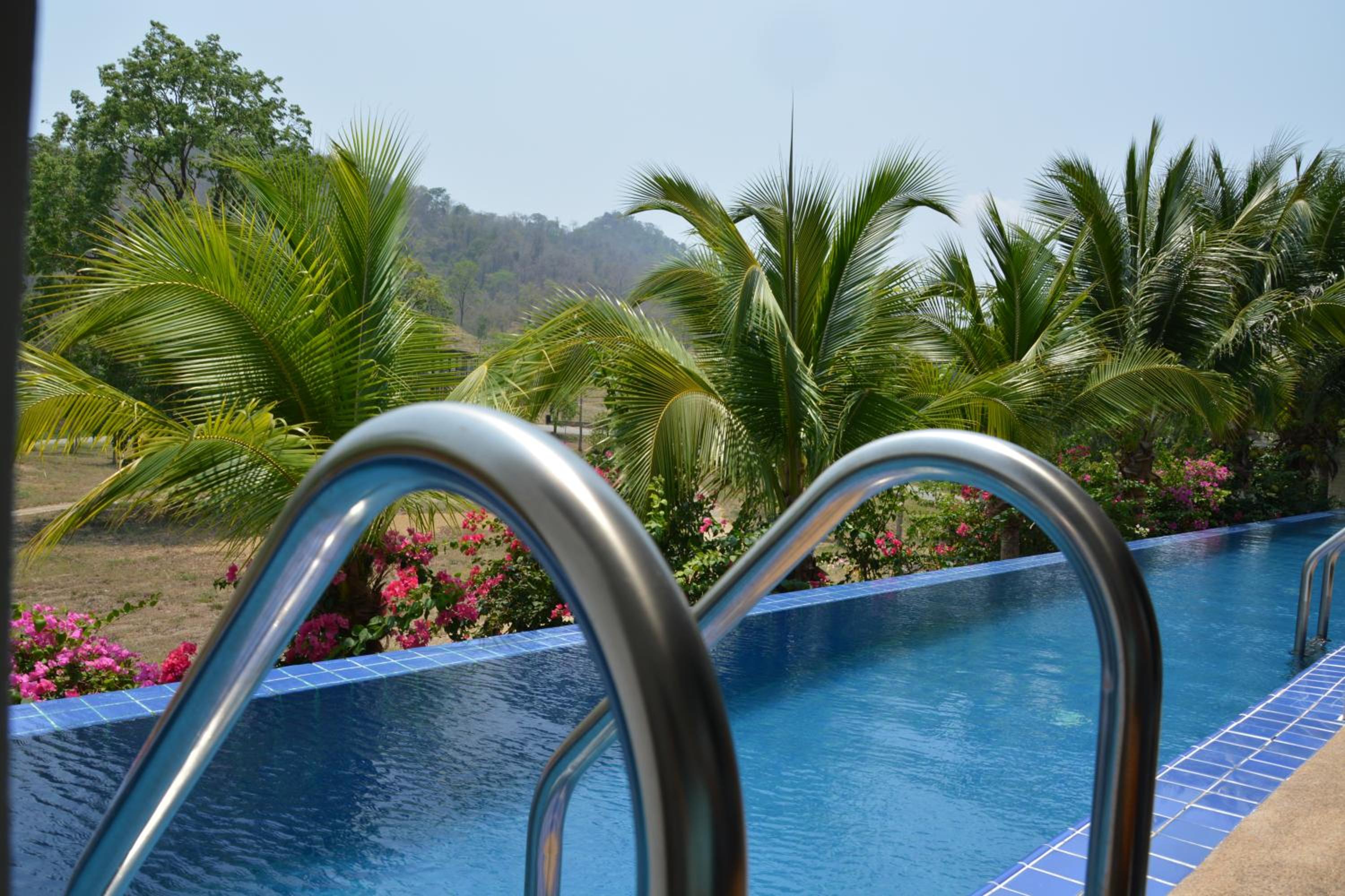 Sir James Resort