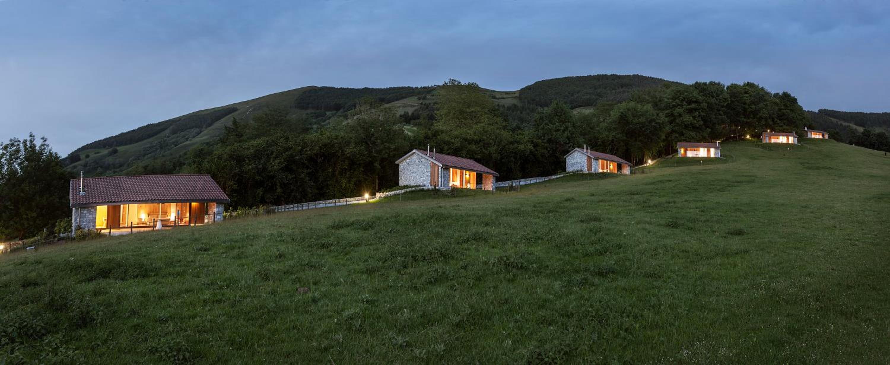 Cabañas Deluxe Basajaun Basoa by IrriSarri Land
